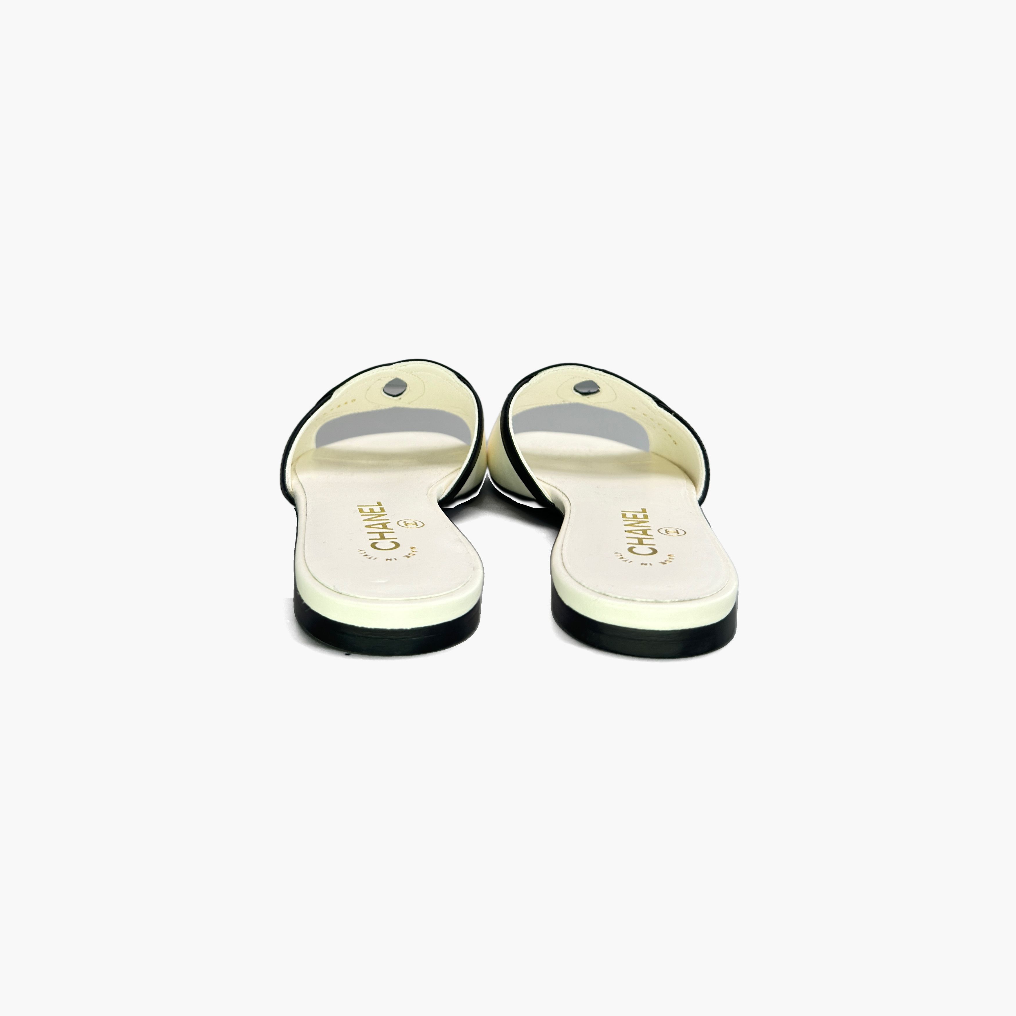 Chanel Chanel CC Logo Leather Slides Size 38.5 Size US 8.5 / IT 38.5 - 6 Thumbnail