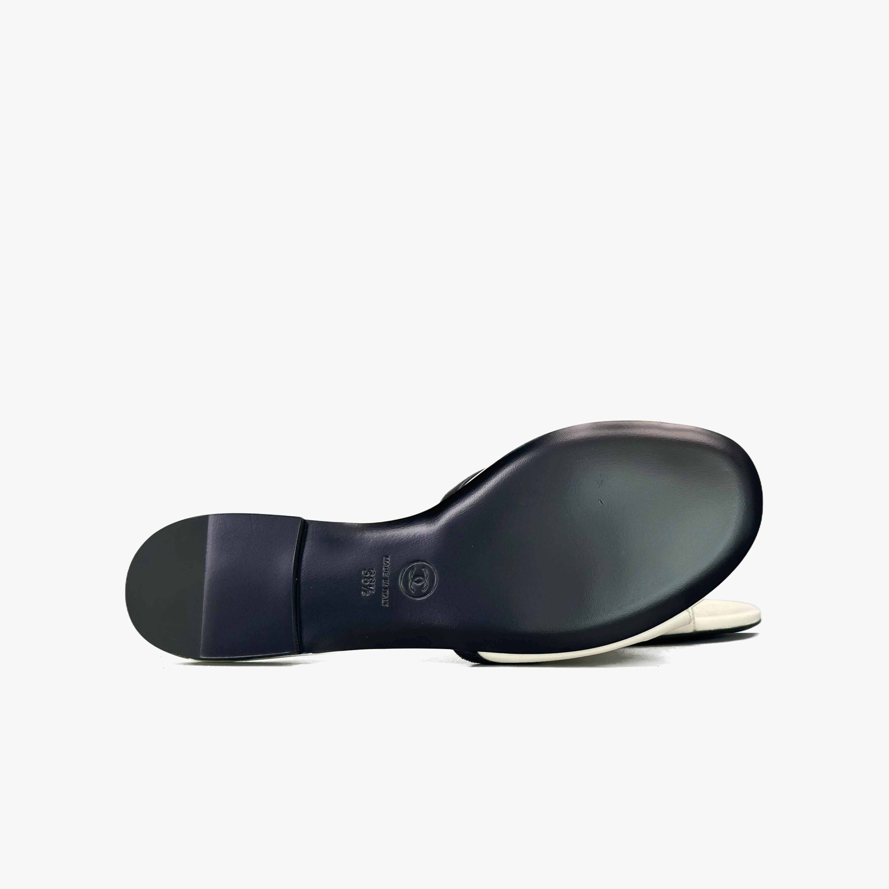 Chanel Chanel CC Logo Leather Slides Size 38.5 Size US 8.5 / IT 38.5 - 7 Thumbnail