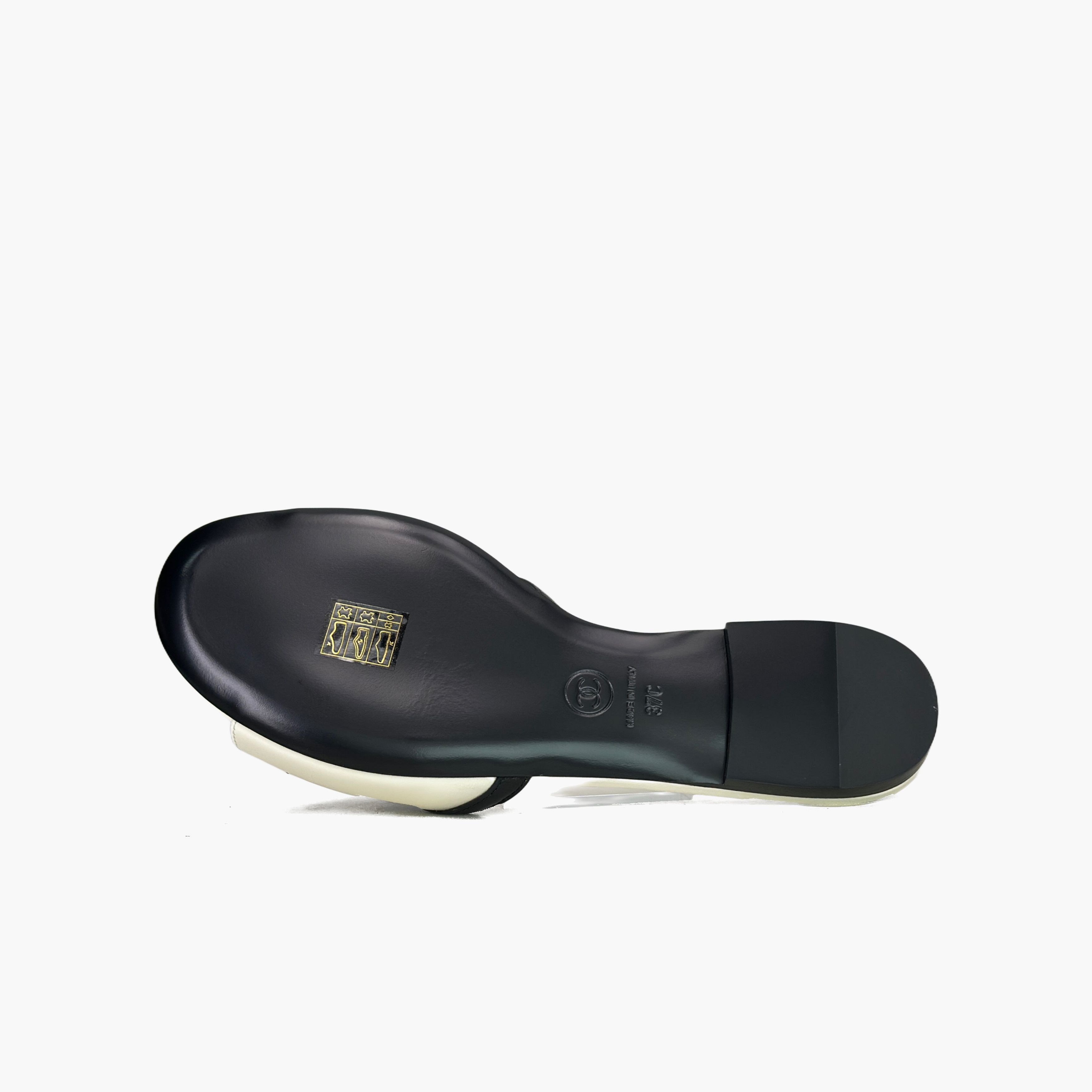 Chanel Chanel CC Logo Leather Flat Sandals Size 37 Size US 7 / IT 37 - 8 Thumbnail