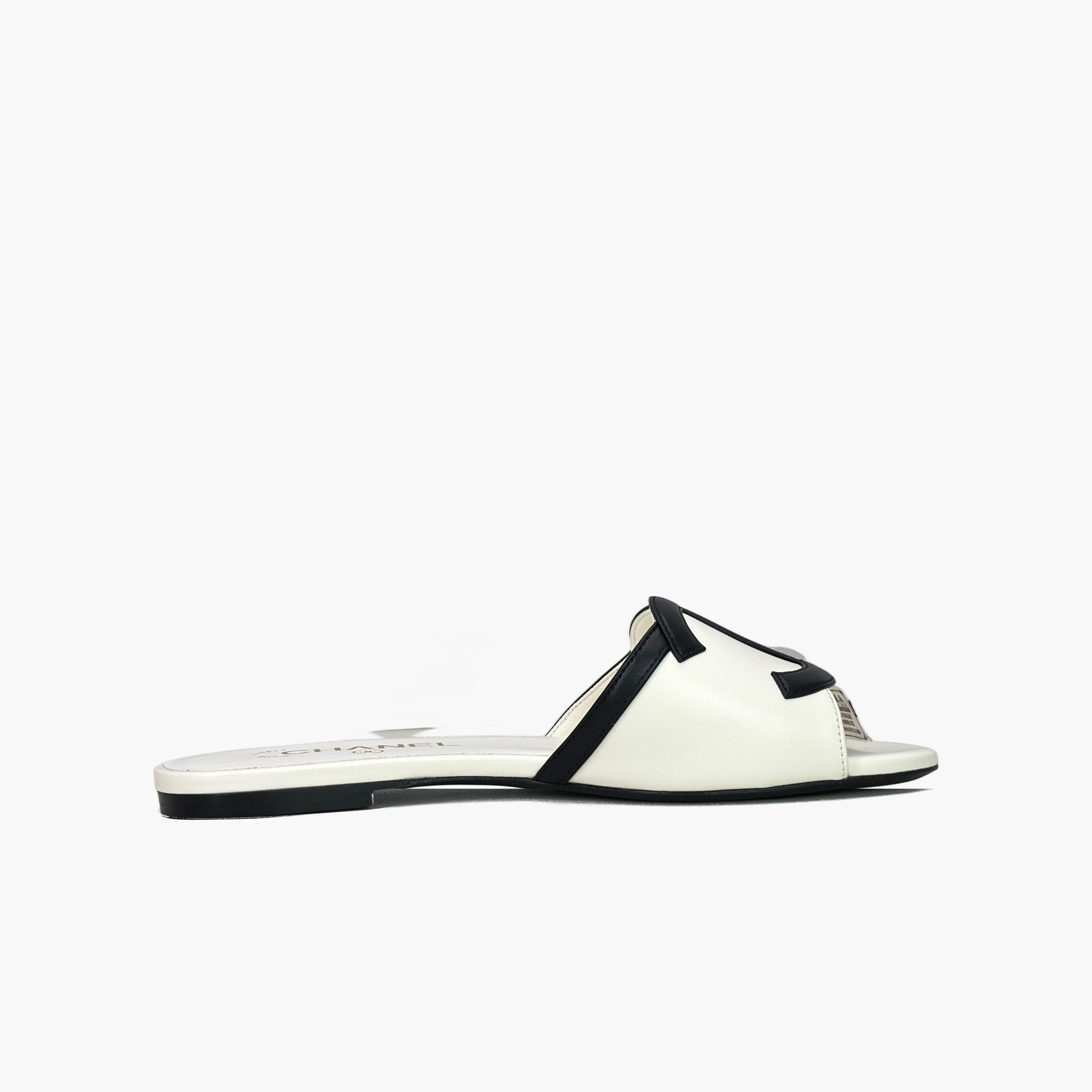 Chanel Chanel CC Logo Leather Flat Sandals Size 37 Size US 7 / IT 37 - 2 Thumbnail