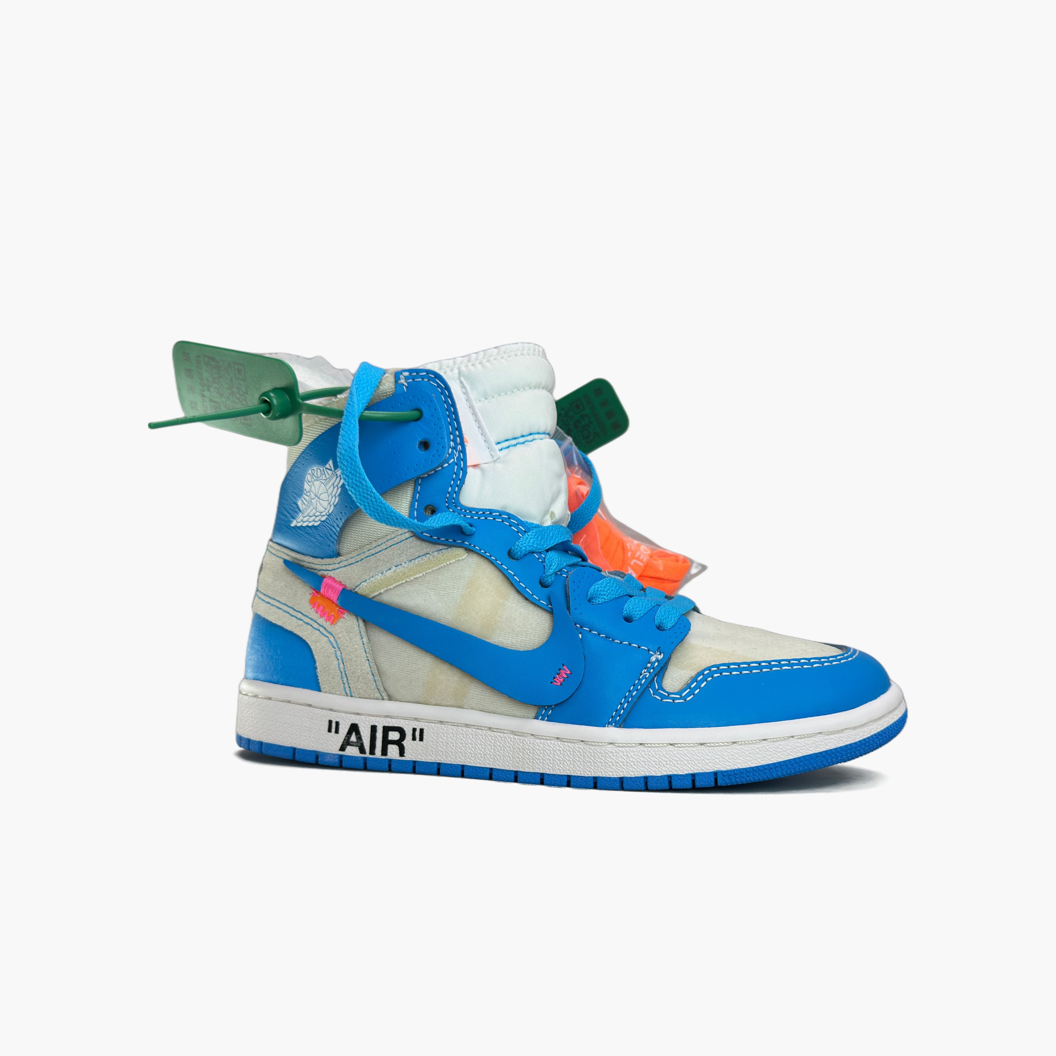 Jordan Brand Off-White x Jordan Air Jordan 1 UNC Sneakers Size 5.5 Size US 5.5 / EU 38 - 4 Thumbnail