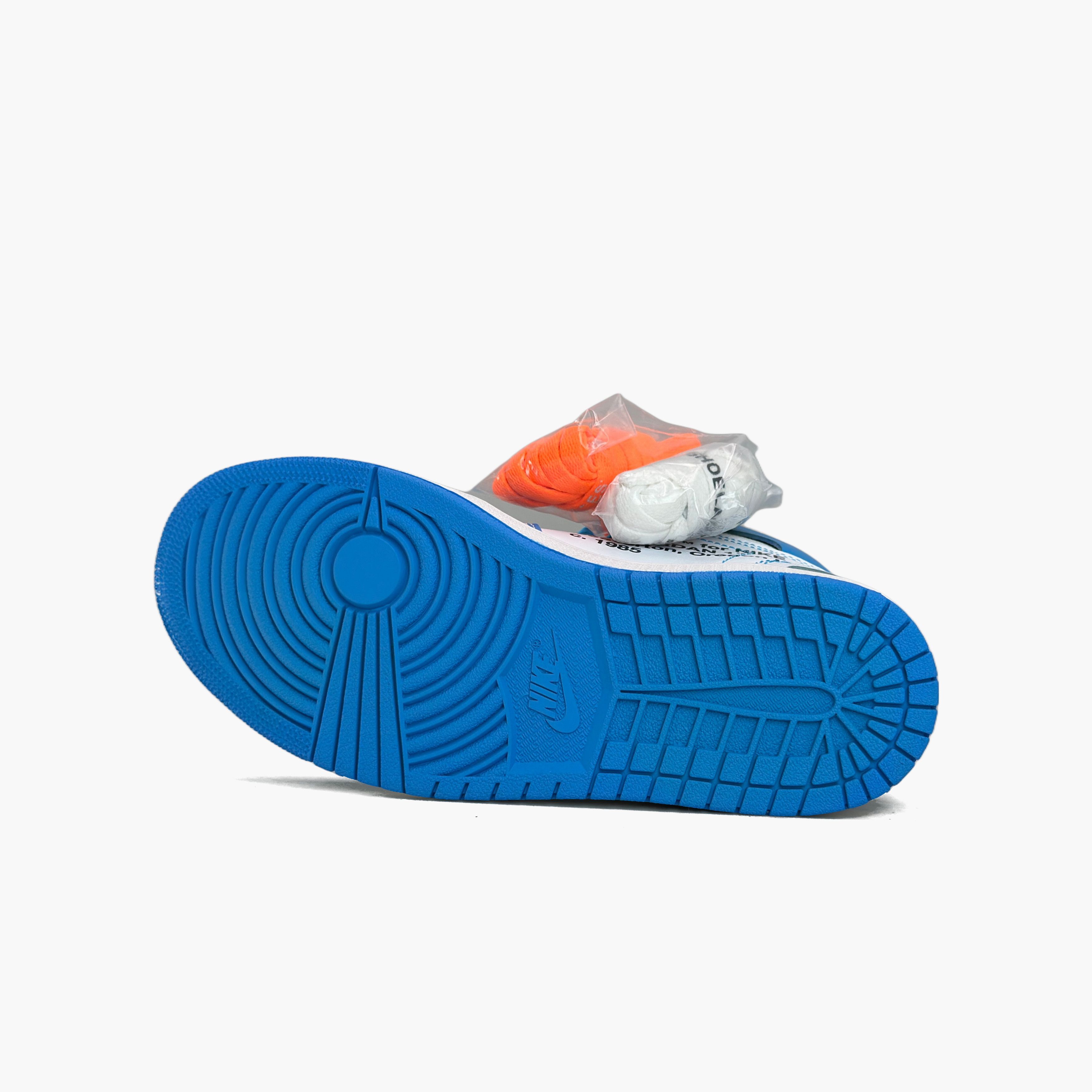 Jordan Brand Off-White x Jordan Air Jordan 1 UNC Sneakers Size 5.5 Size US 5.5 / EU 38 - 8 Thumbnail