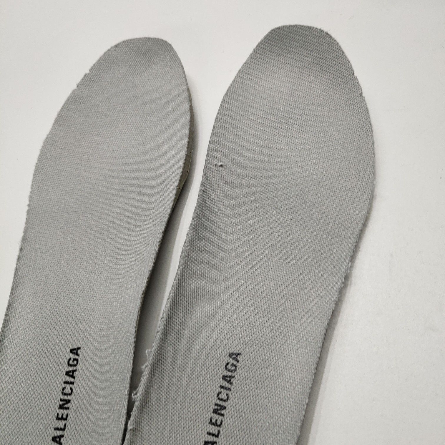 Balenciaga Balenciaga Runner Sneakers Size 39 Size US 9 / IT 39 - 12 Thumbnail