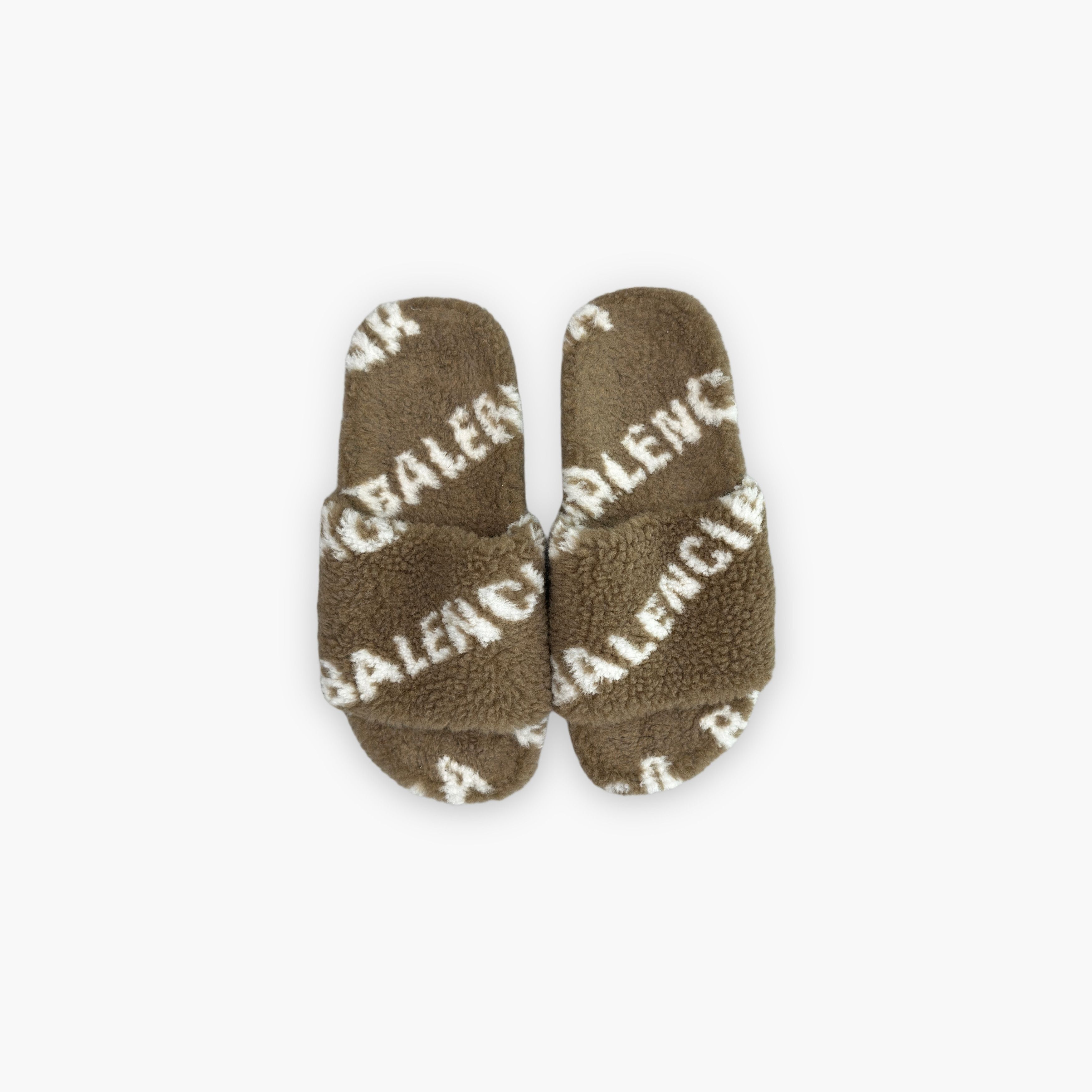 Balenciaga Balenciaga Furry Logo Slides Size 38 Size US 8 / IT 38 - 9 Thumbnail