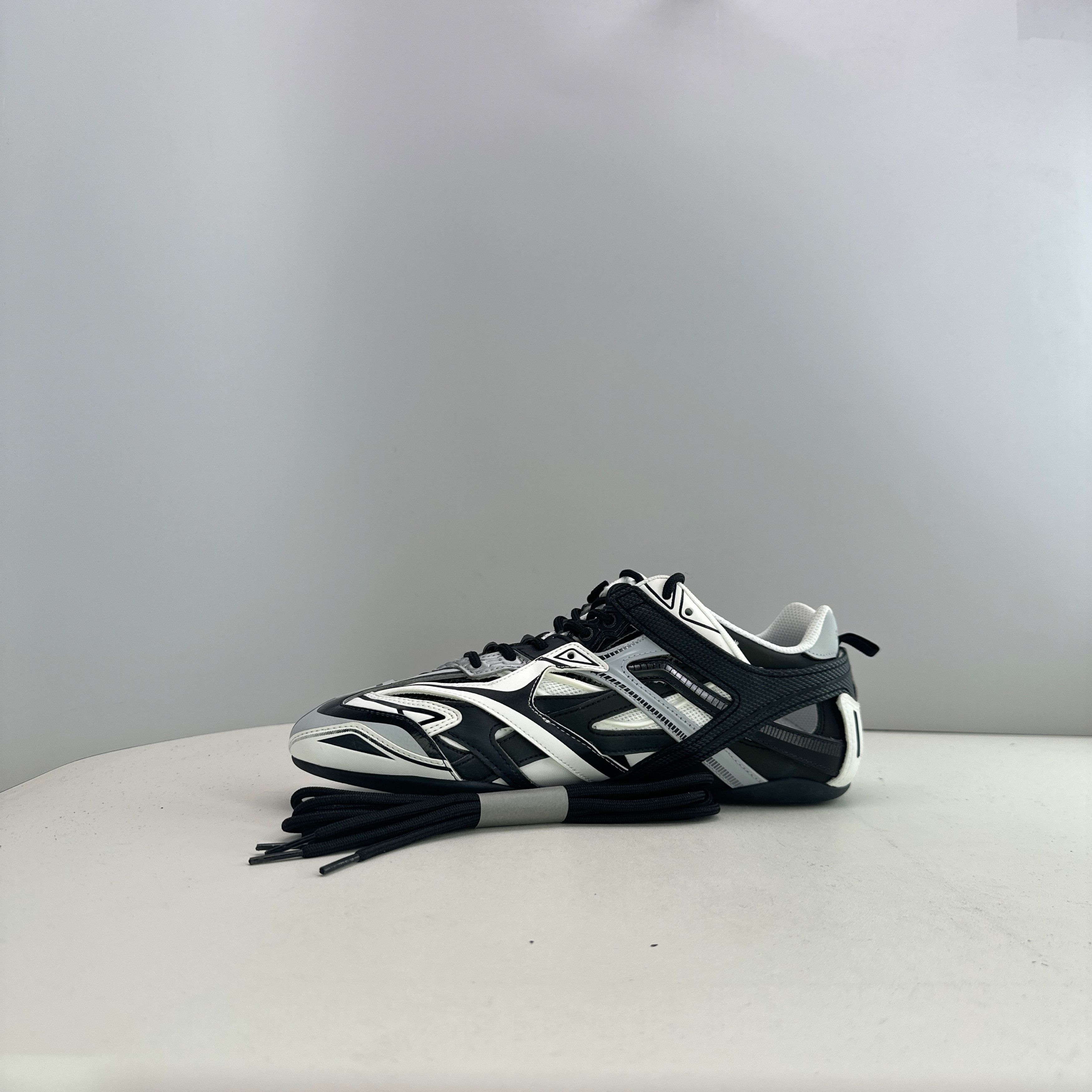 Balenciaga Balenciaga Drive Sneakers Size 8 Size US 8 / EU 41 - 10 Thumbnail