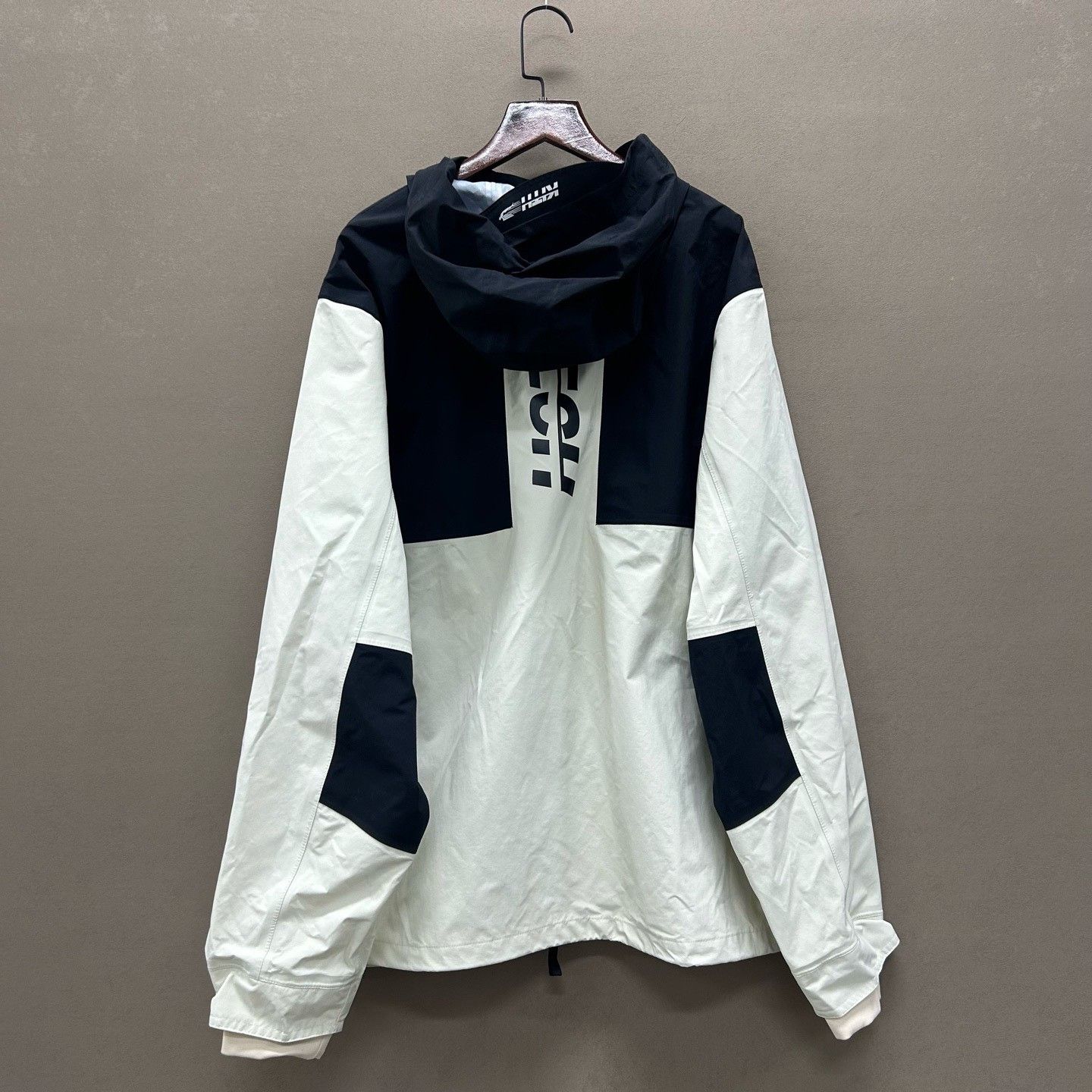Kith Kith KTech Logo Windbreaker Jacket Size L Size US L / EU 52-54 / 3 - 3 Thumbnail