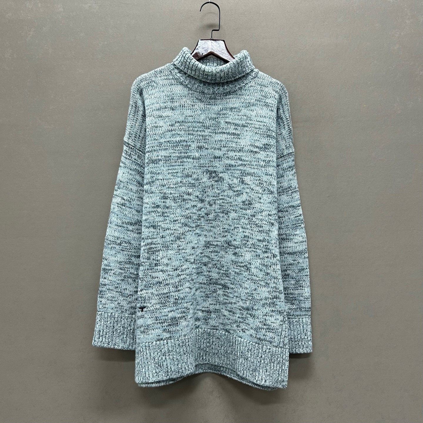 Dior Christian Dior Bee Embroidered Turtleneck Sweater Size 36 Size XS / US 0-2 / IT 36-38 - 2 Thumbnail