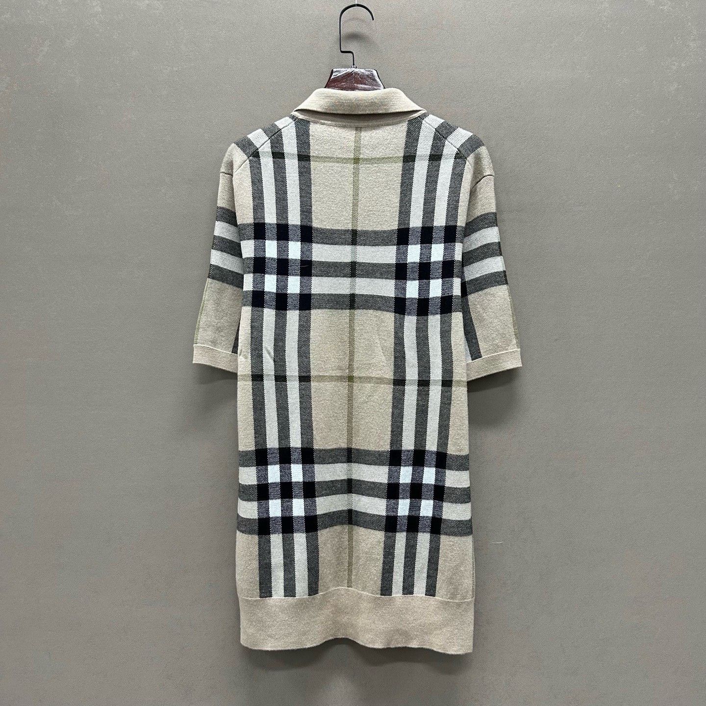 Burberry Burberry Check Silk Blend Polo Shirt Size M Size US M / EU 48-50 / 2 - 3 Thumbnail