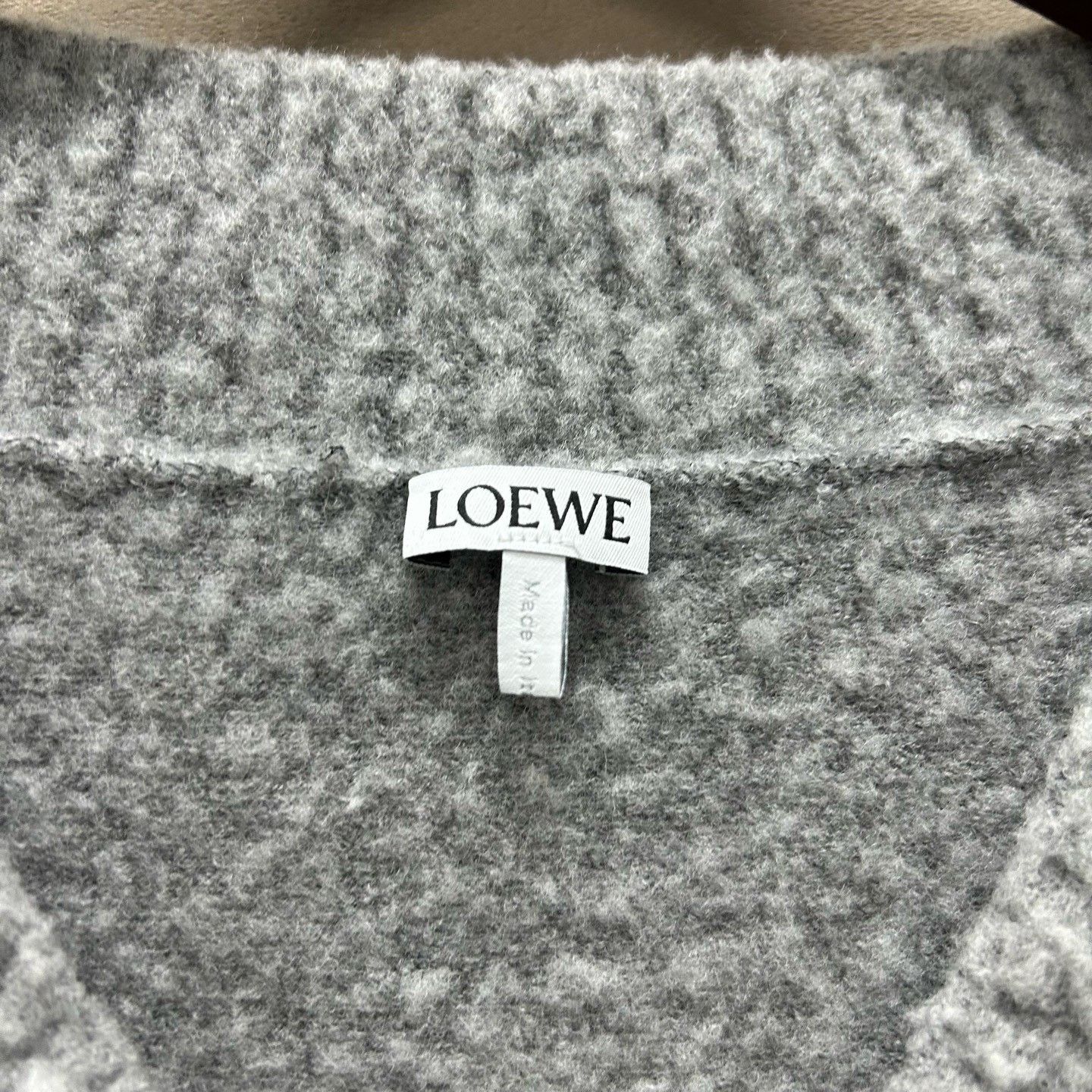 Loewe Loewe Wool Blend V-Neck Sweater Size S Size S / US 4 / IT 40 - 4 Thumbnail