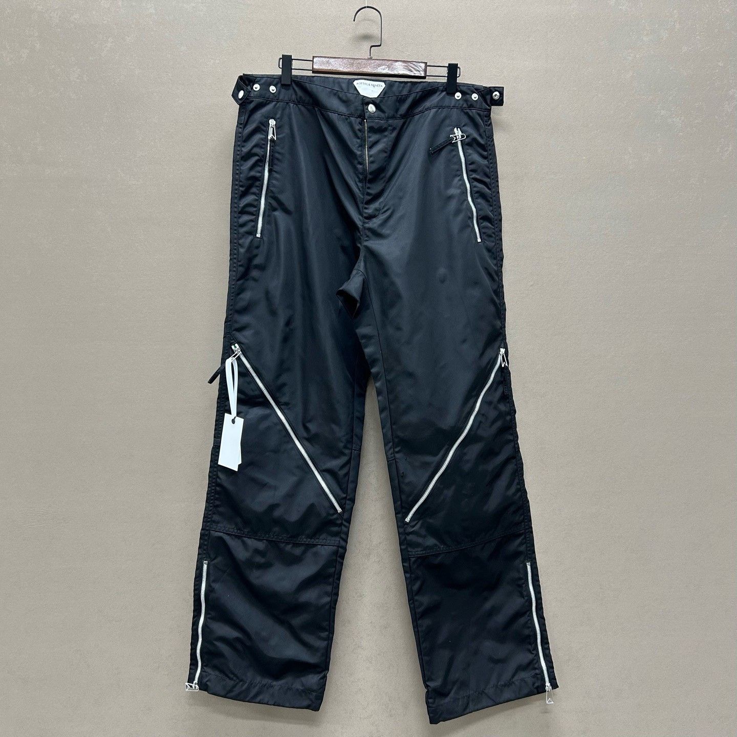 Bottega Veneta Bottega Veneta Nylon Zip Casual Pants Size 34 Size US 34 / EU 50 - 2 Thumbnail