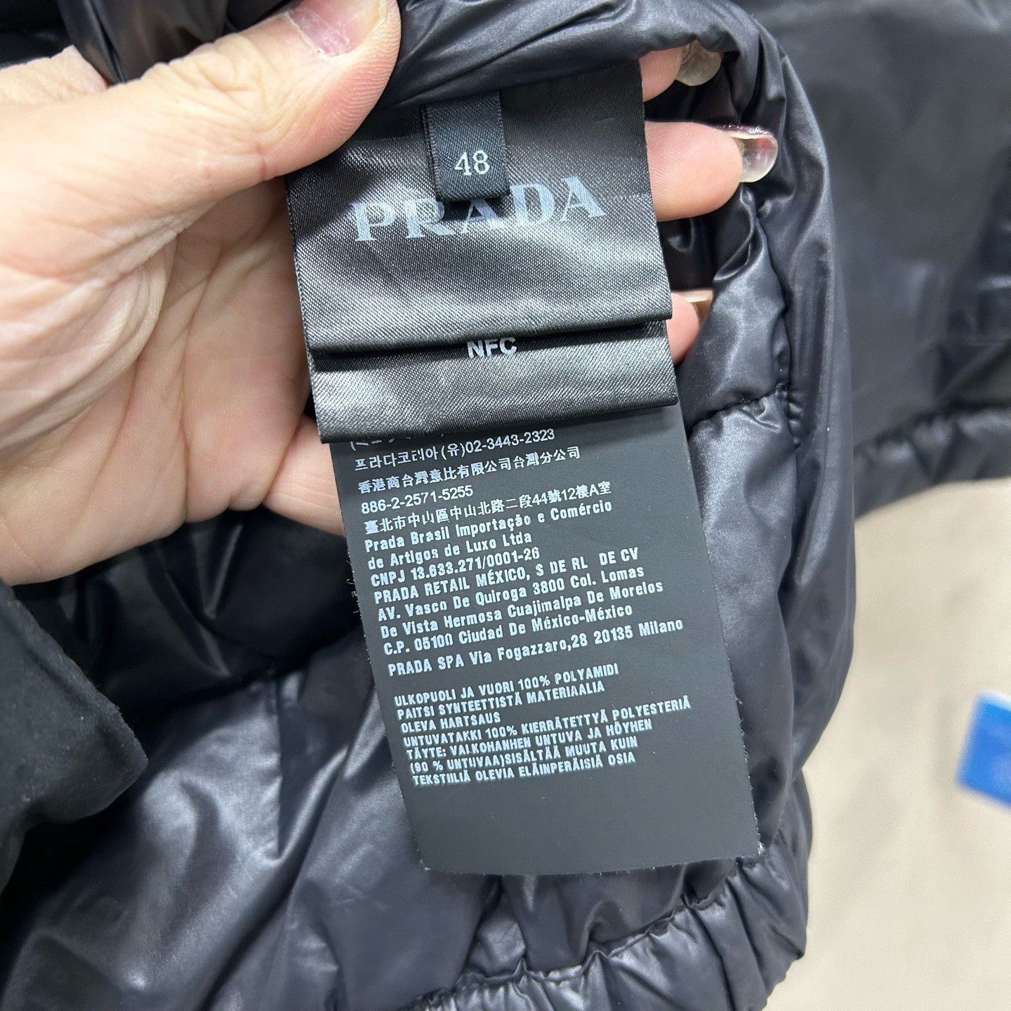 Prada Prada Triangle Logo Puffer Vest Size M Size US M / EU 48-50 / 2 - 6 Thumbnail