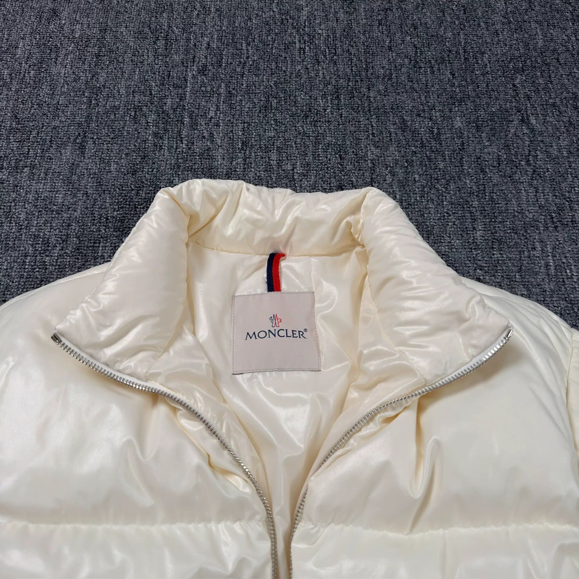Moncler Moncler Friesian Logo Print Puffer Jacket Size 1 Size US S / EU 44-46 / 1 - 3 Thumbnail