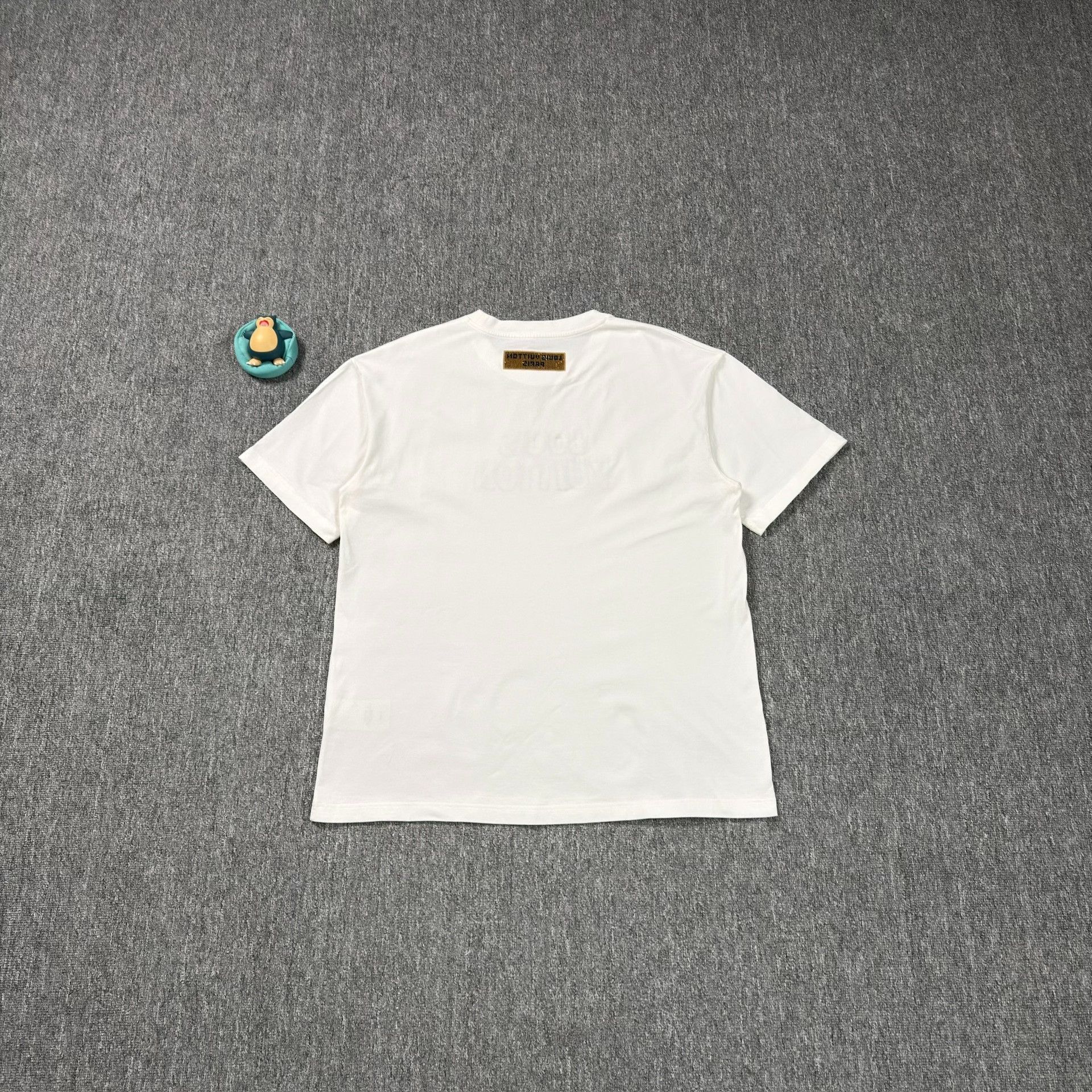 Louis Vuitton Louis Vuitton Beaded Logo T-Shirt Size XXL Size US XXL / EU 58 / 5 - 9 Thumbnail