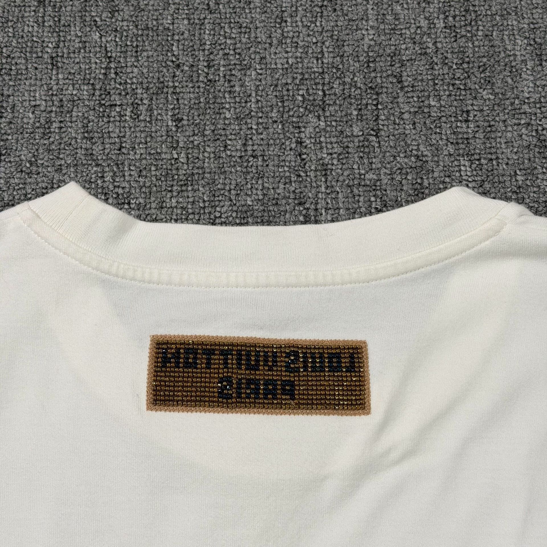 Louis Vuitton Louis Vuitton Beaded Logo T-Shirt Size XXL Size US XXL / EU 58 / 5 - 8 Thumbnail