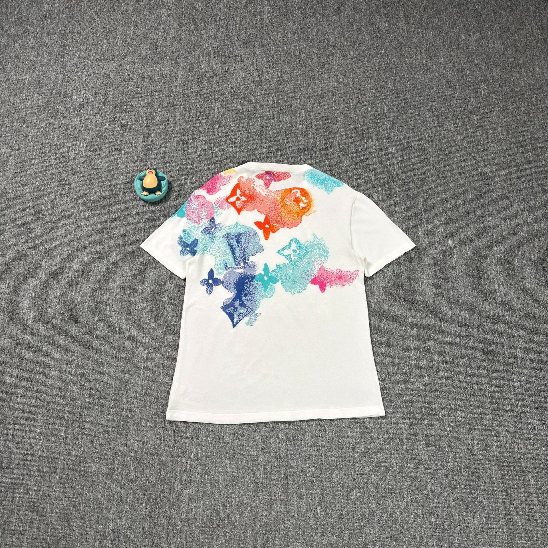 Louis Vuitton Louis Vuitton Multi-Color Watercolor T-Shirt Size M Size US M / EU 48-50 / 2 - 8 Thumbnail