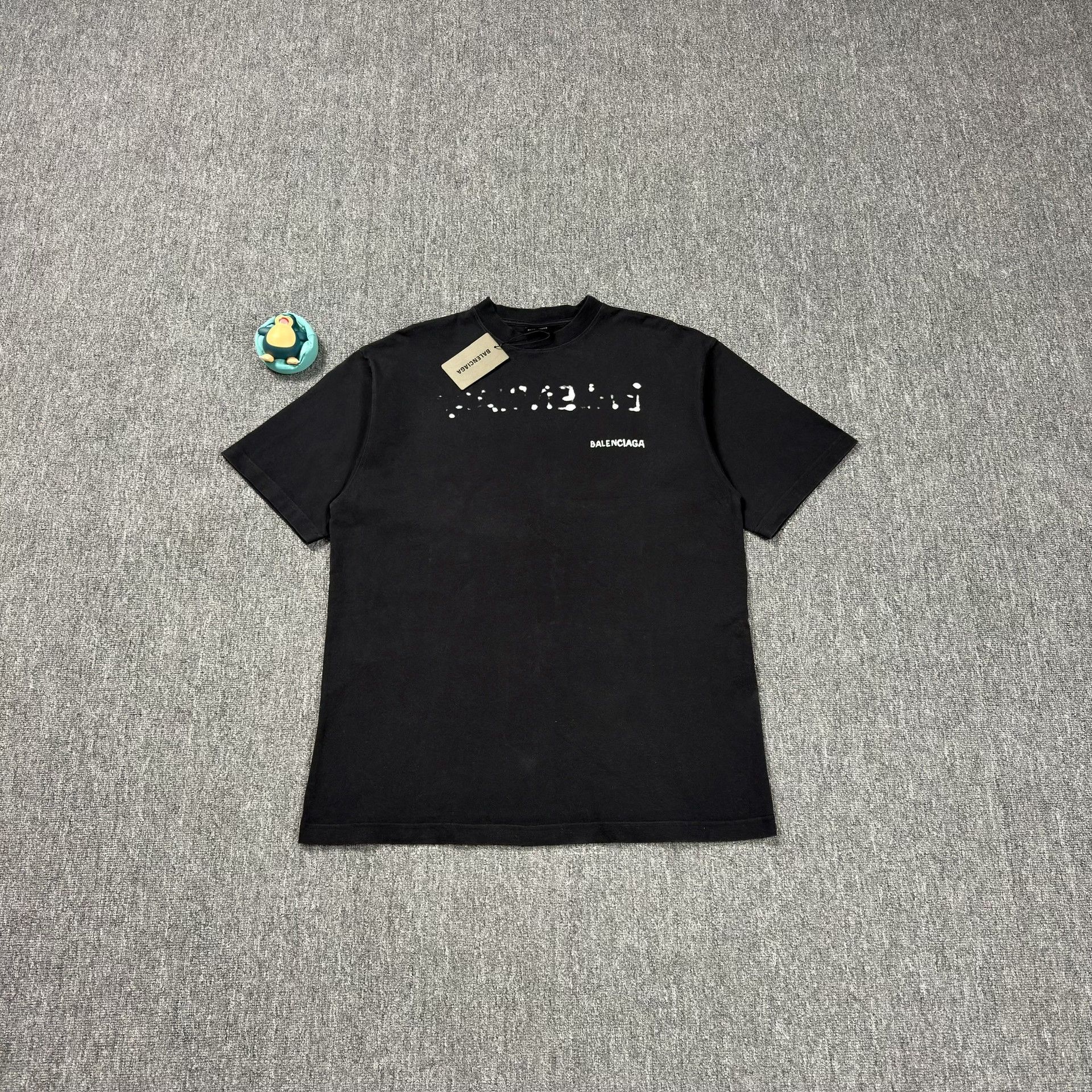 Balenciaga Balenciaga Blurred Logo T-Shirt Size S Size US S / EU 44-46 / 1 - 2 Thumbnail