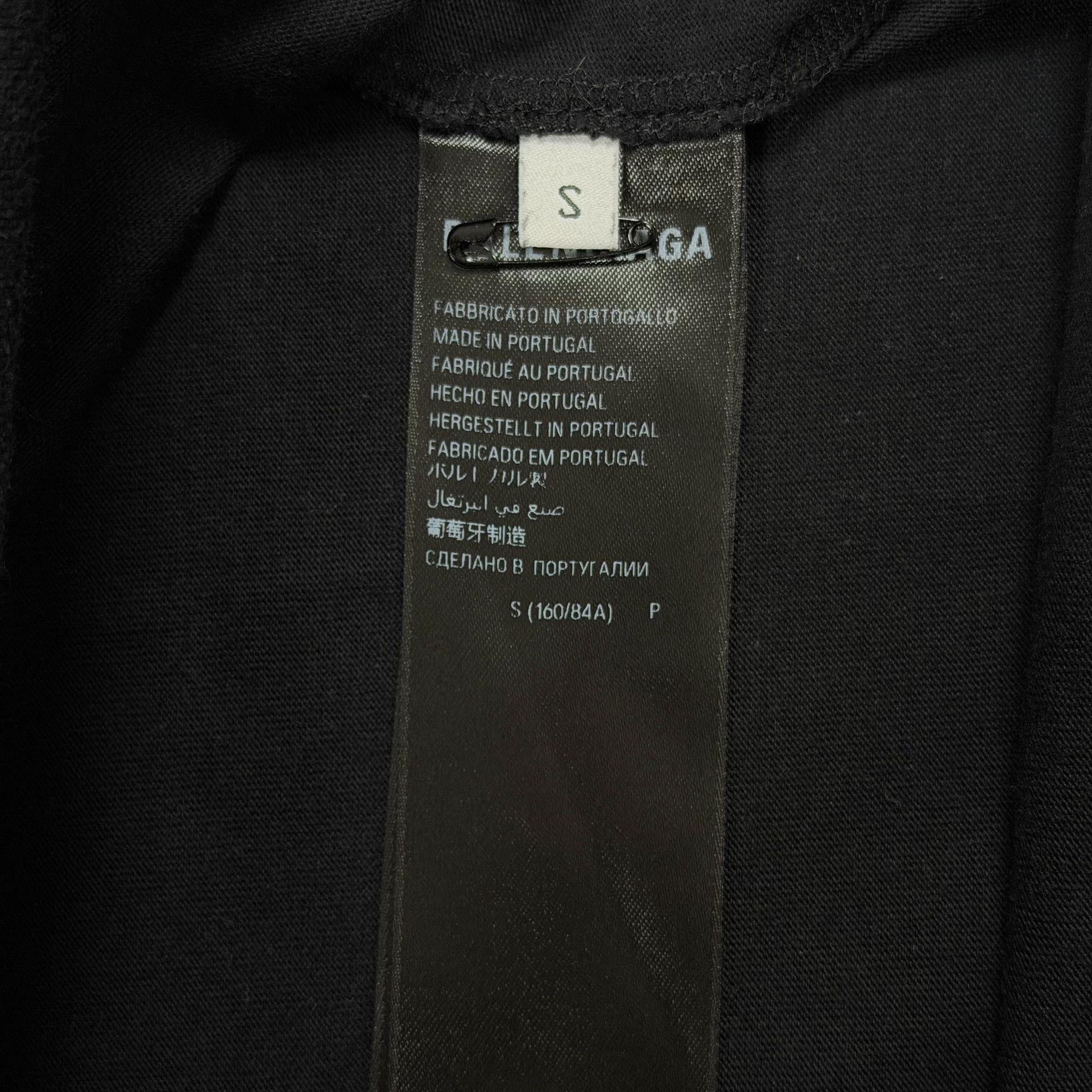 Balenciaga Balenciaga Blurred Logo T-Shirt Size S Size US S / EU 44-46 / 1 - 7 Thumbnail