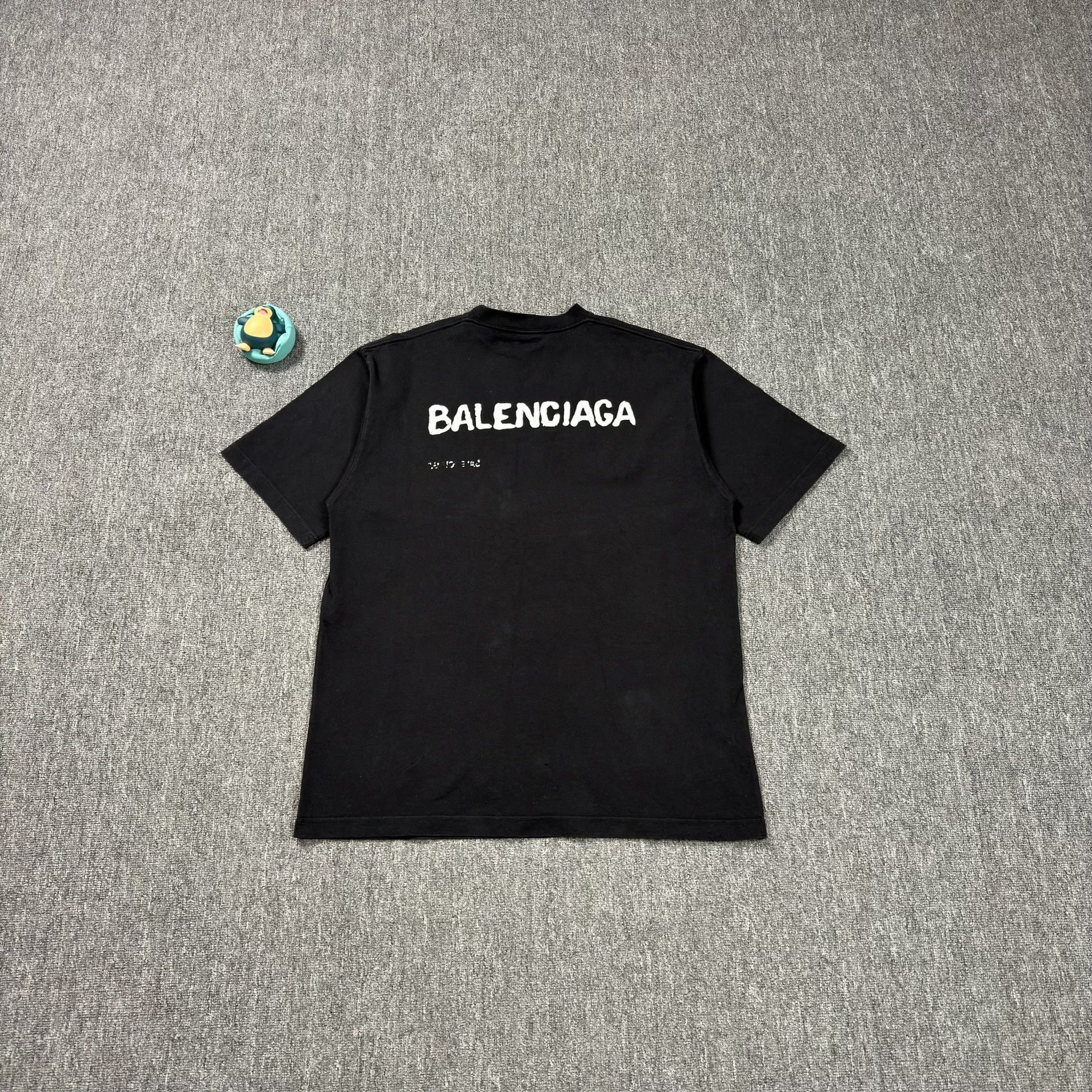 Balenciaga Balenciaga Blurred Logo T-Shirt Size S Size US S / EU 44-46 / 1 - 9 Thumbnail