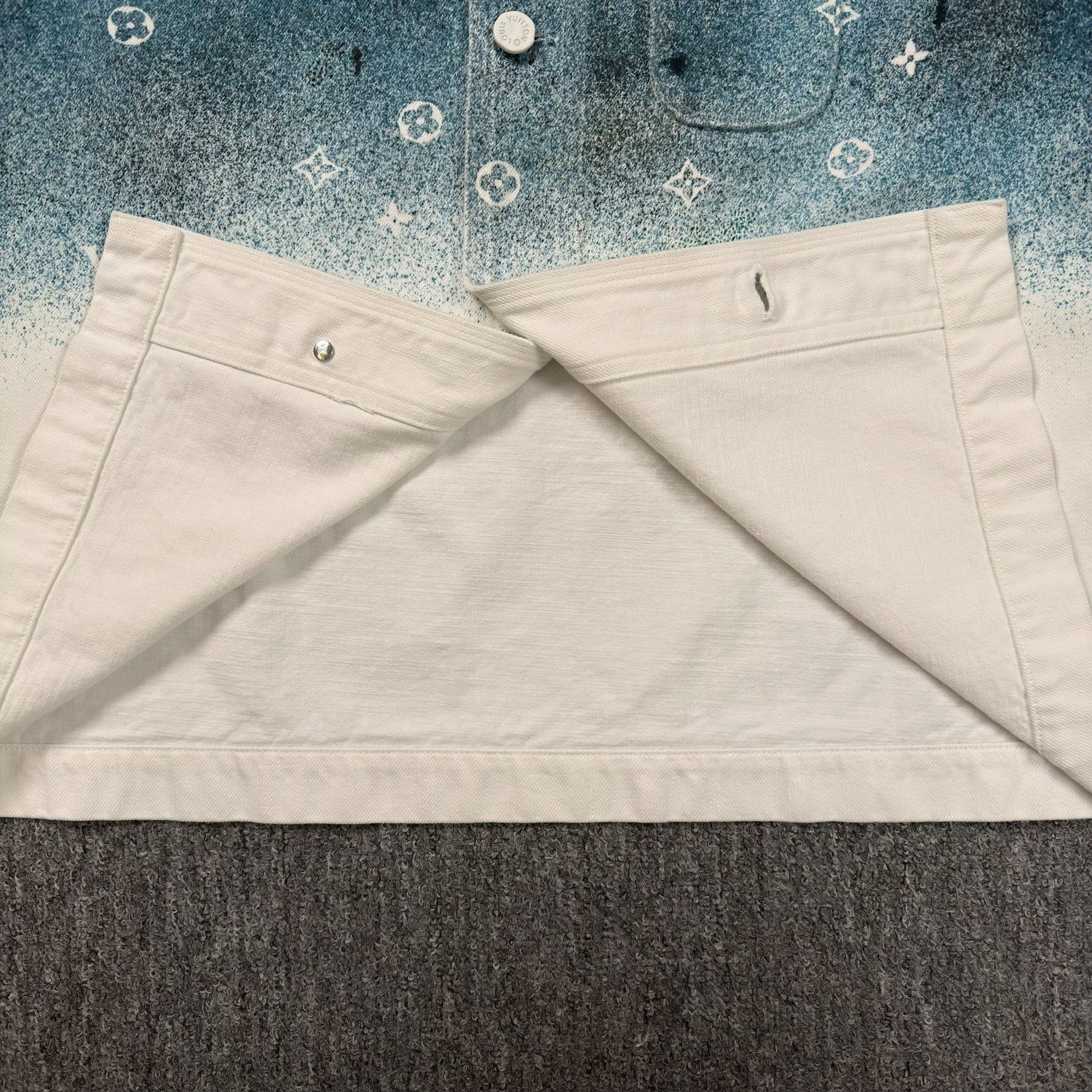Louis Vuitton Louis Vuitton Monogram Splatter Denim Shirt Size L Size US L / EU 52-54 / 3 - 5 Thumbnail