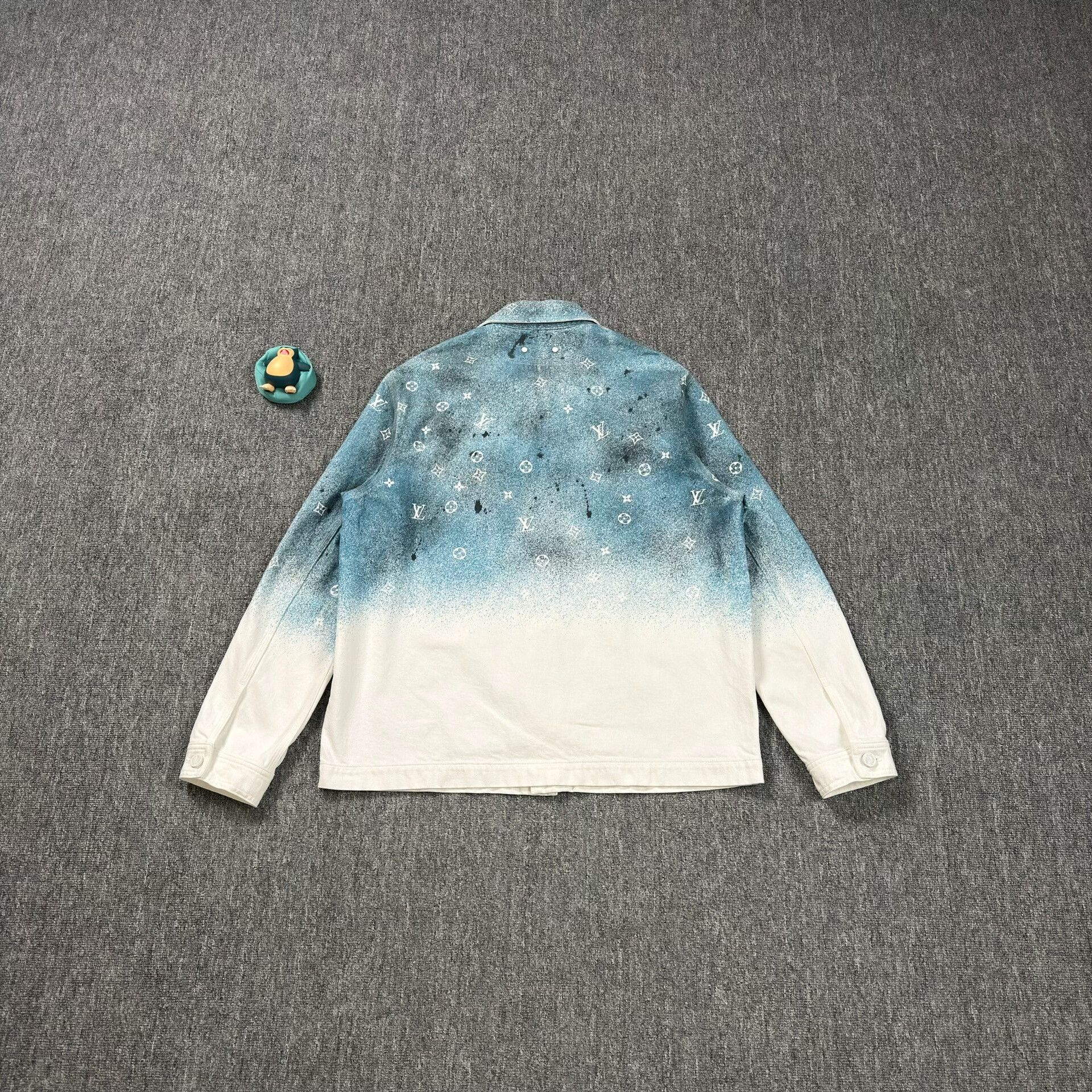 Louis Vuitton Louis Vuitton Monogram Splatter Denim Shirt Size L Size US L / EU 52-54 / 3 - 8 Thumbnail