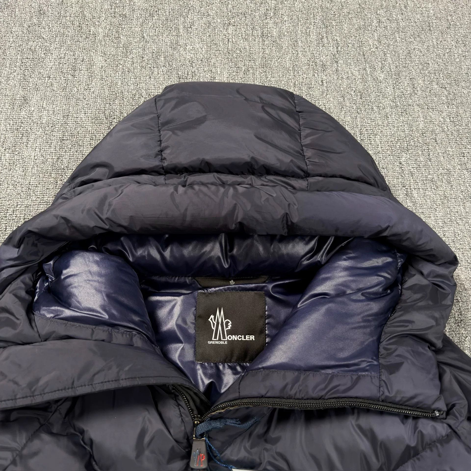 Moncler Moncler Grenoble Autrans Navy Down Jacket 2 Size US M / EU 48-50 / 2 - 3 Thumbnail