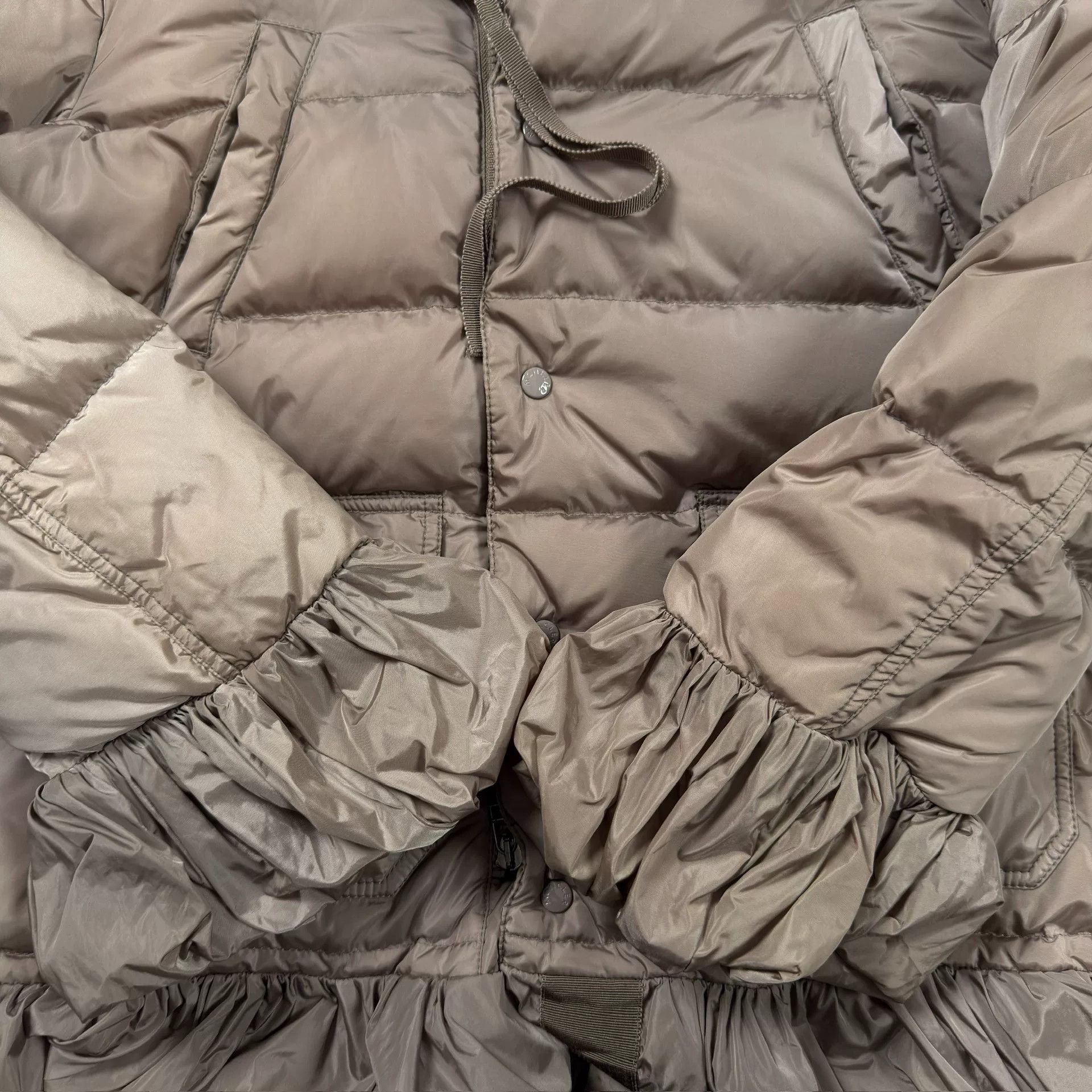 Moncler Moncler Peplum Hem Down Jacket Size 0 Size XS / US 0-2 / IT 36-38 - 4 Thumbnail