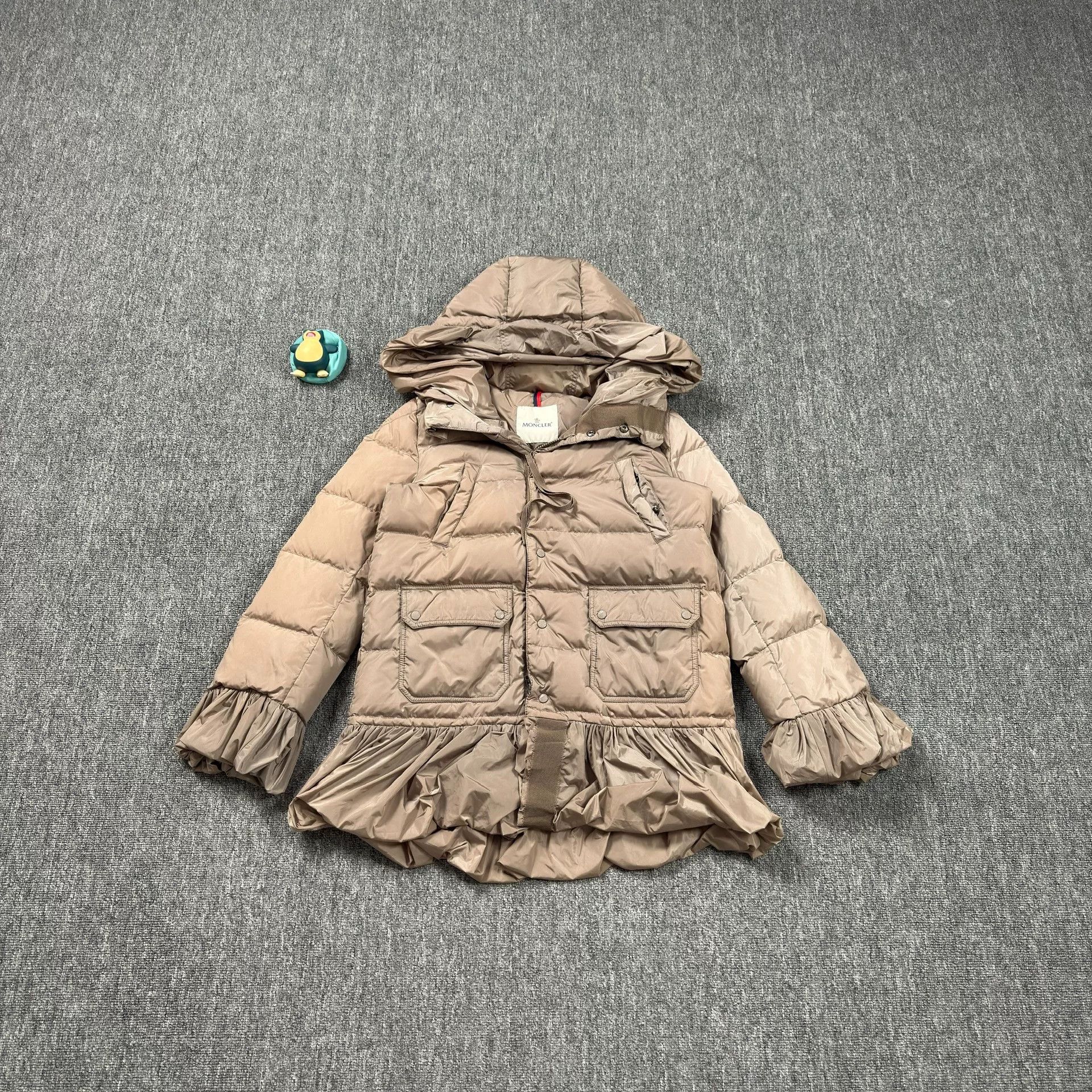 Moncler Moncler Peplum Hem Down Jacket Size 0 Size XS / US 0-2 / IT 36-38 - 2 Thumbnail