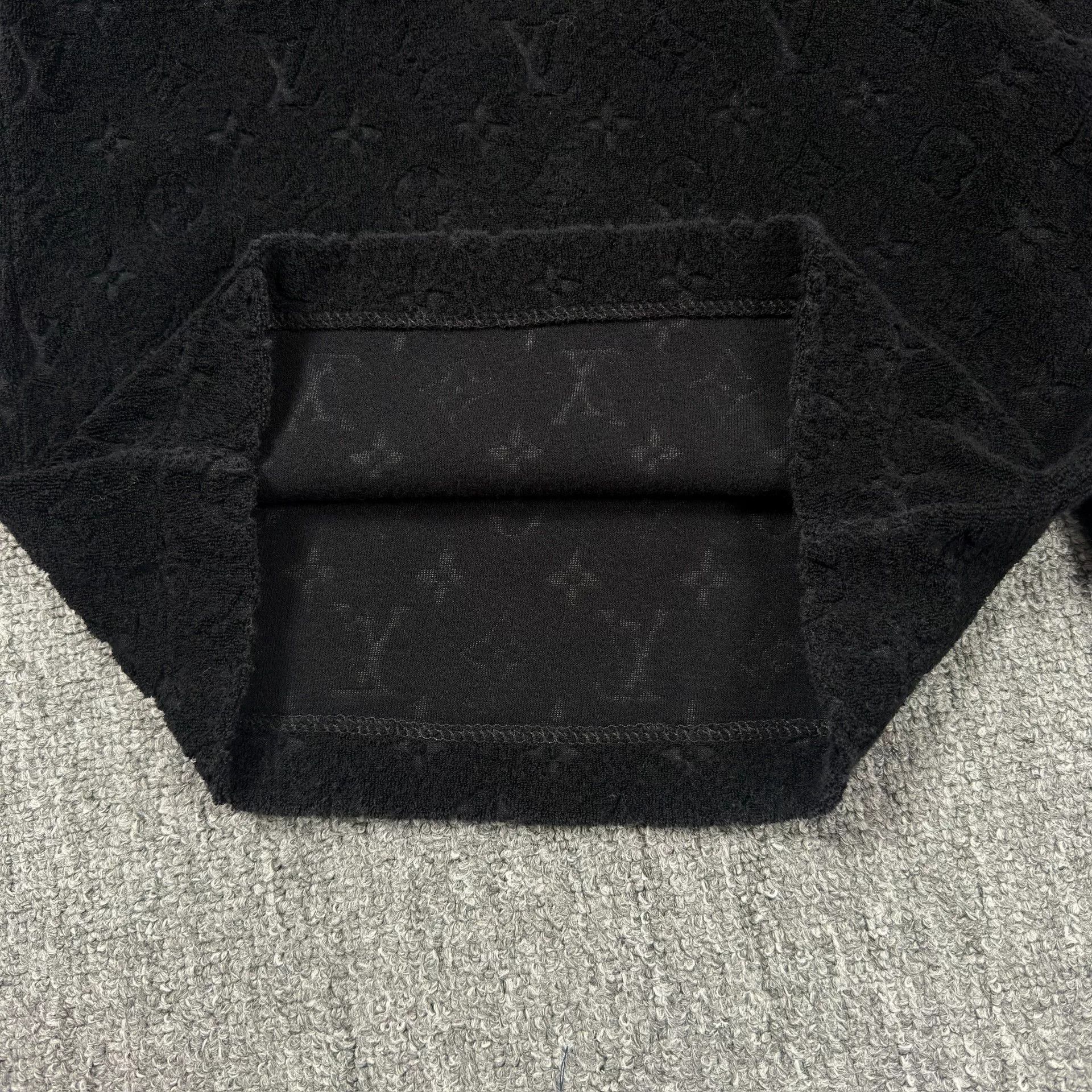 Louis Vuitton Louis Vuitton Monogram Terry Shorts Size XL Size US 36 / EU 52 - 4 Thumbnail