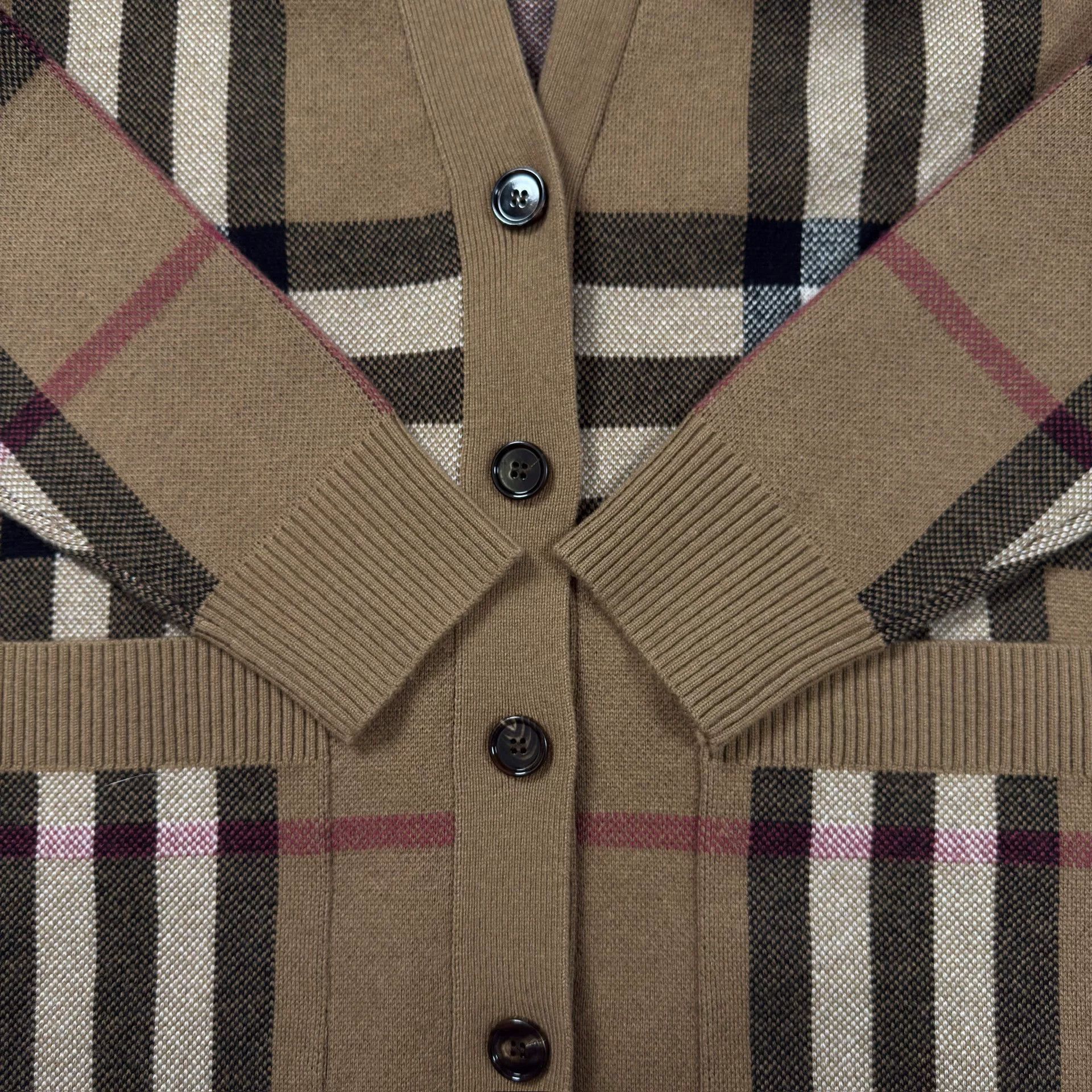 Burberry Burberry Check Cashmere Wool Cardigan Size M Size US M / EU 48-50 / 2 - 6 Thumbnail