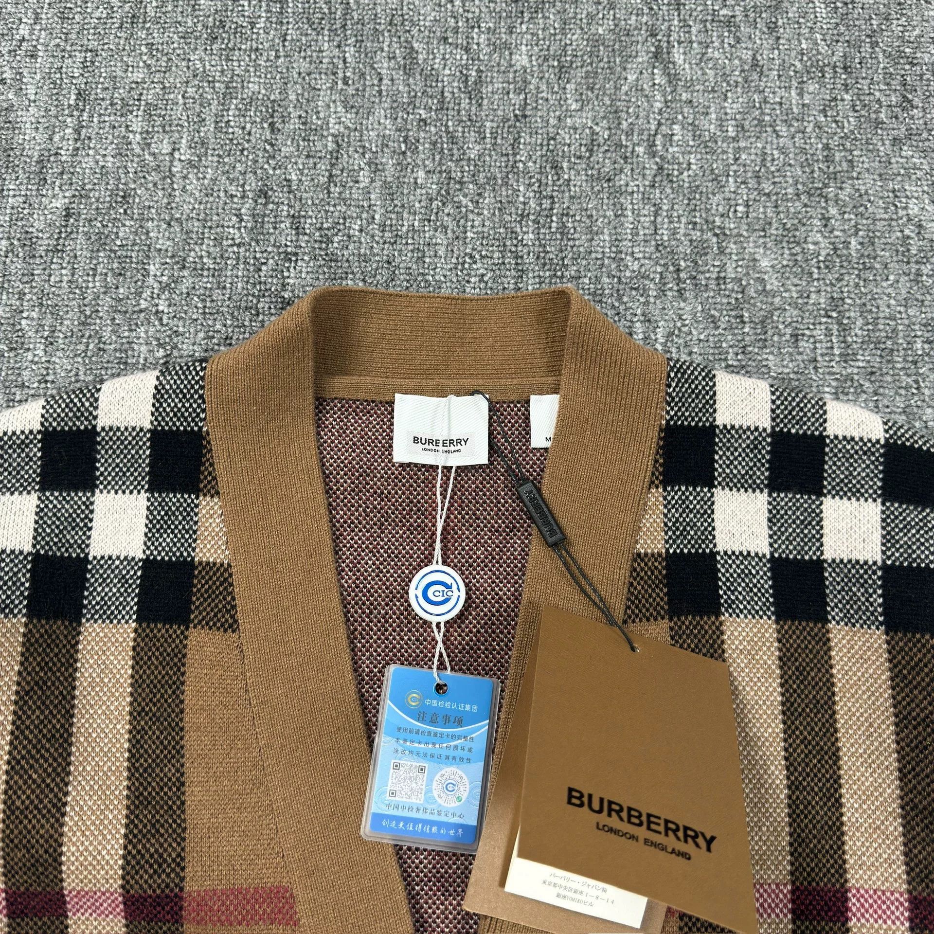 Burberry Burberry Check Cashmere Wool Cardigan Size M Size US M / EU 48-50 / 2 - 4 Thumbnail