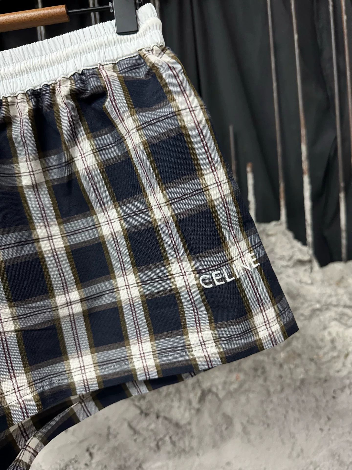 Celine Celine Plaid Logo Shorts Size 36 Size 26" / US 2 / IT 38 - 4 Thumbnail