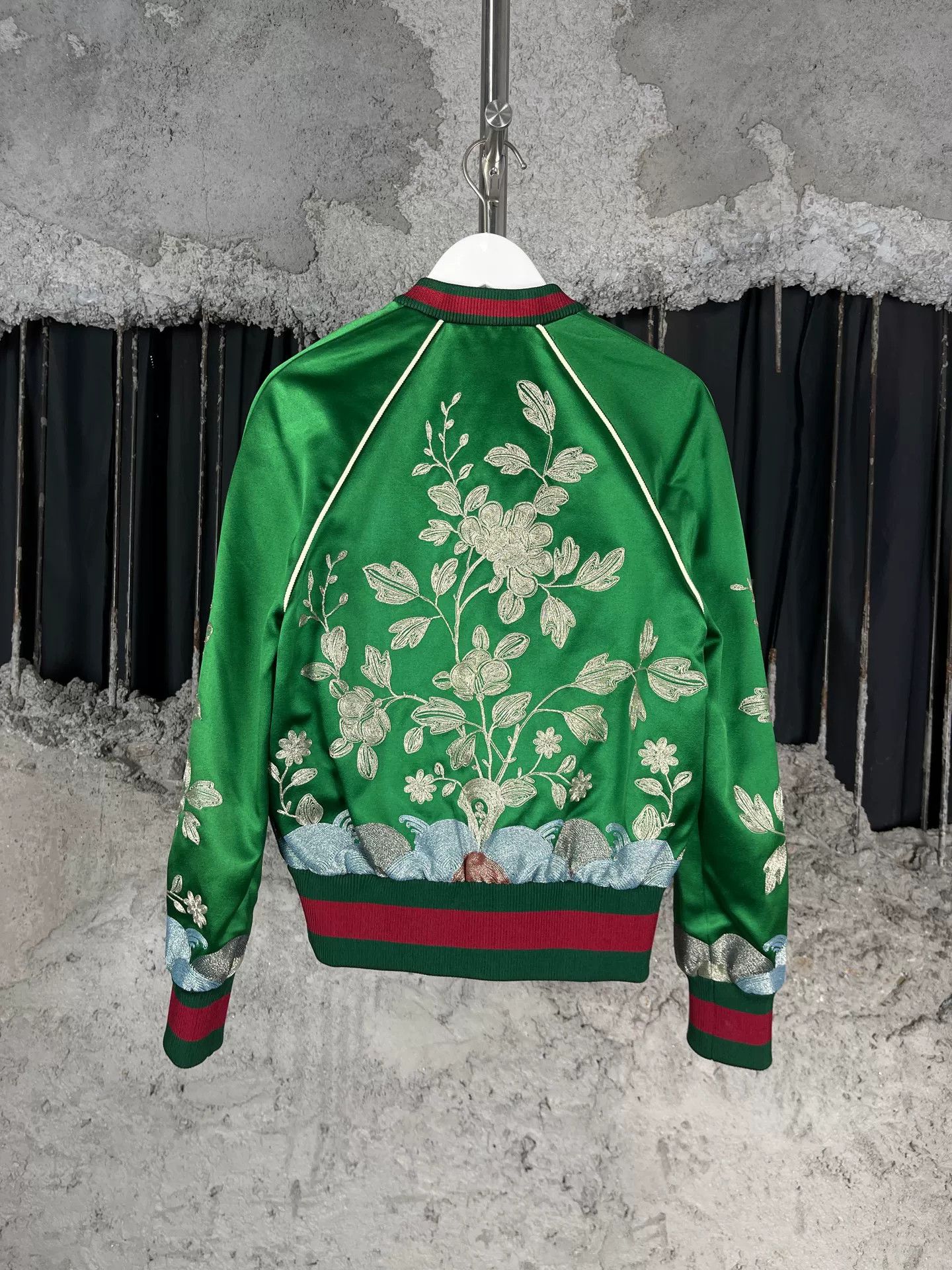 Gucci Gucci Floral Embroidery Bomber Jacket Size 38 Size XS / US 0-2 / IT 36-38 - 3 Thumbnail