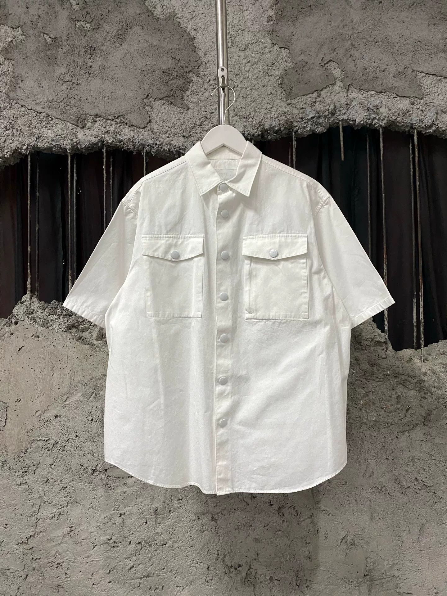 Prada Prada Logo Patch Work Shirt Size M Size US M / EU 48-50 / 2 - 2 Thumbnail