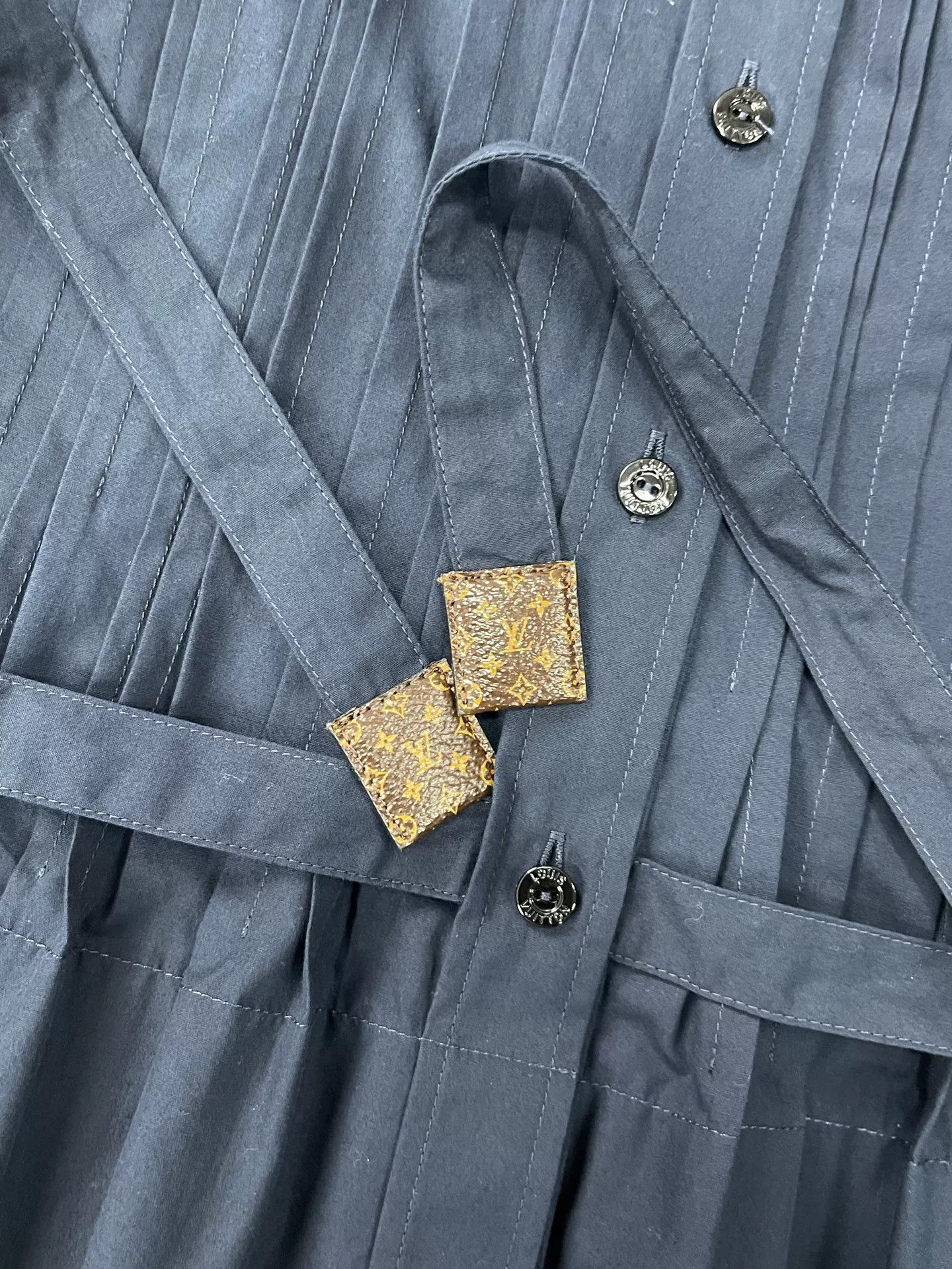 Louis Vuitton Louis Vuitton Monogram Eyelet Button Up Size 38 Size S / US 4 / IT 40 - 6 Thumbnail