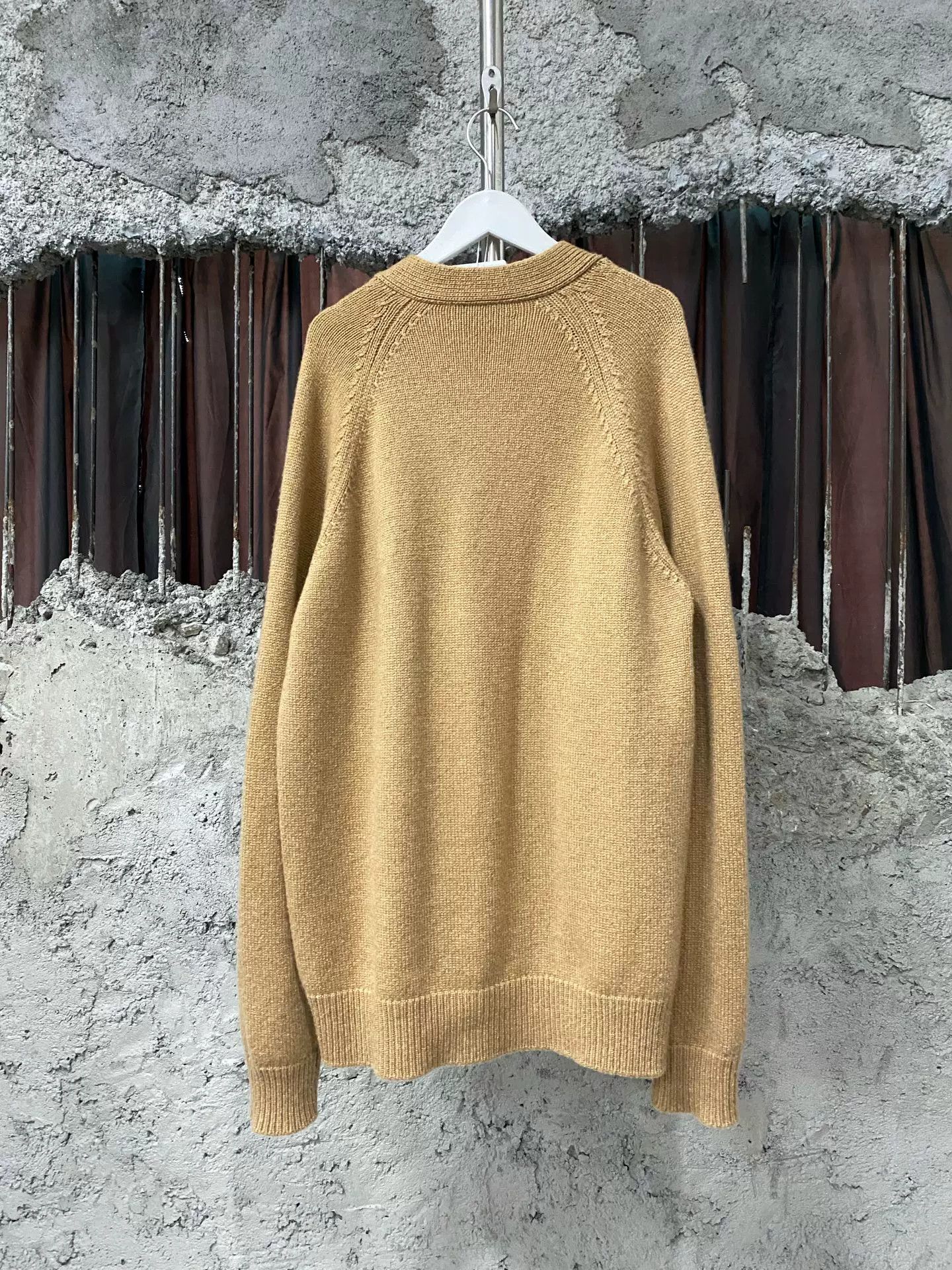 Hermes Hermes Leather Patch Cashmere Cardigan Size L Size US L / EU 52-54 / 3 - 3 Thumbnail
