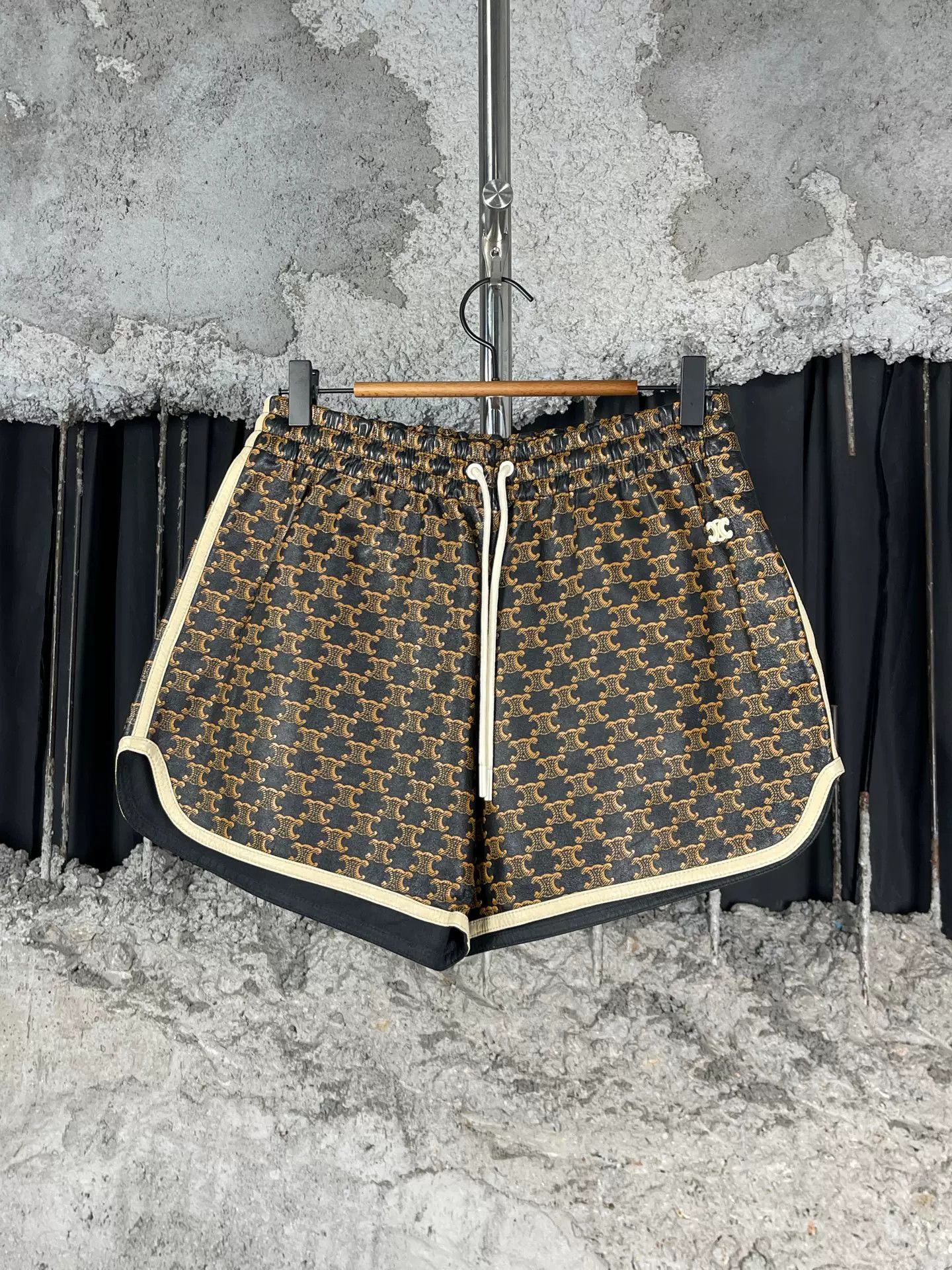 Celine Celine Triomphe Leather Shorts Size 38 Size 27" / US 4 / IT 40 - 2 Thumbnail
