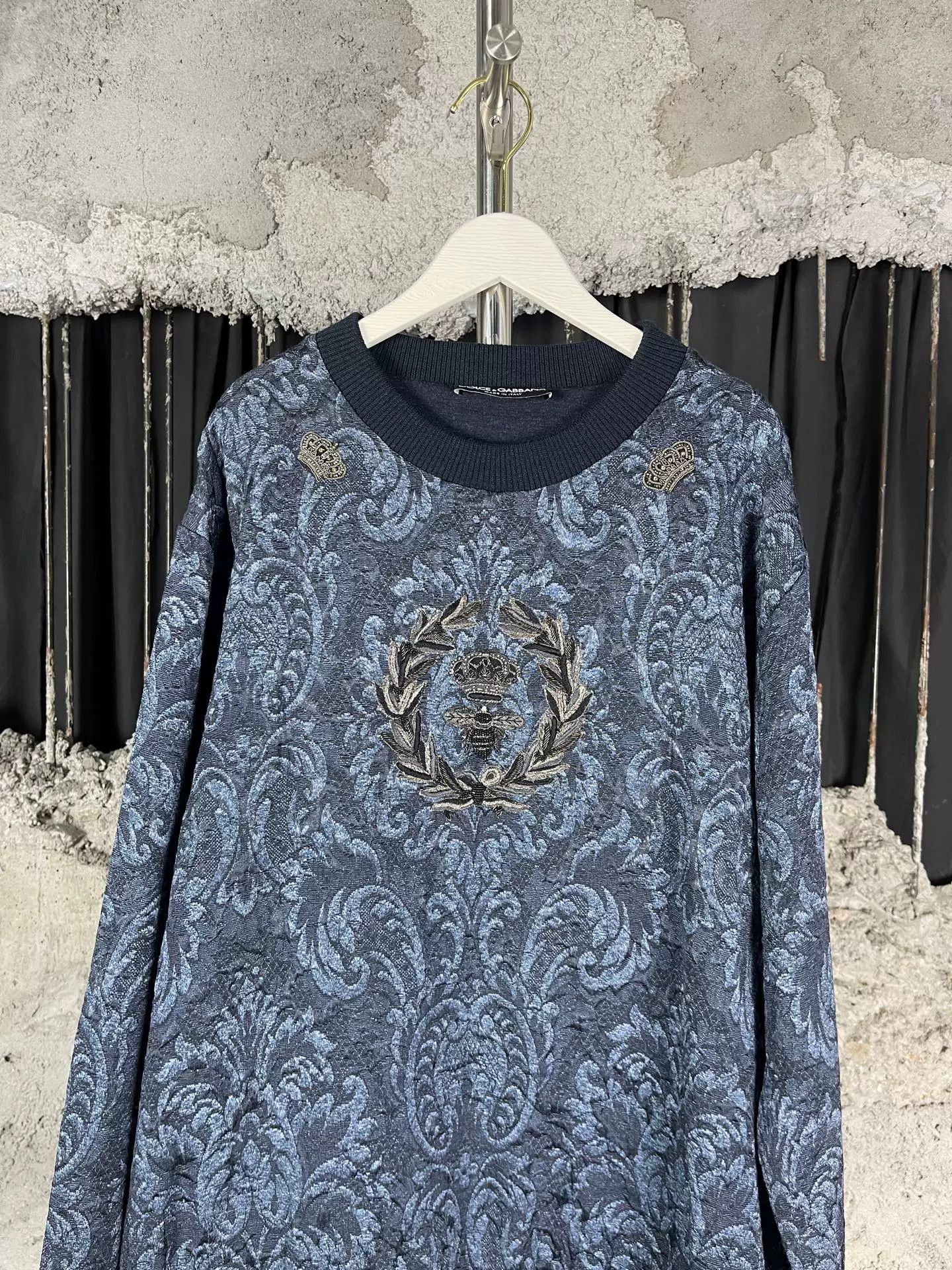 Dolce & Gabbana Dolce & Gabbana Embroidered Crest Sweatshirt Size L Size US L / EU 52-54 / 3 - 4 Thumbnail