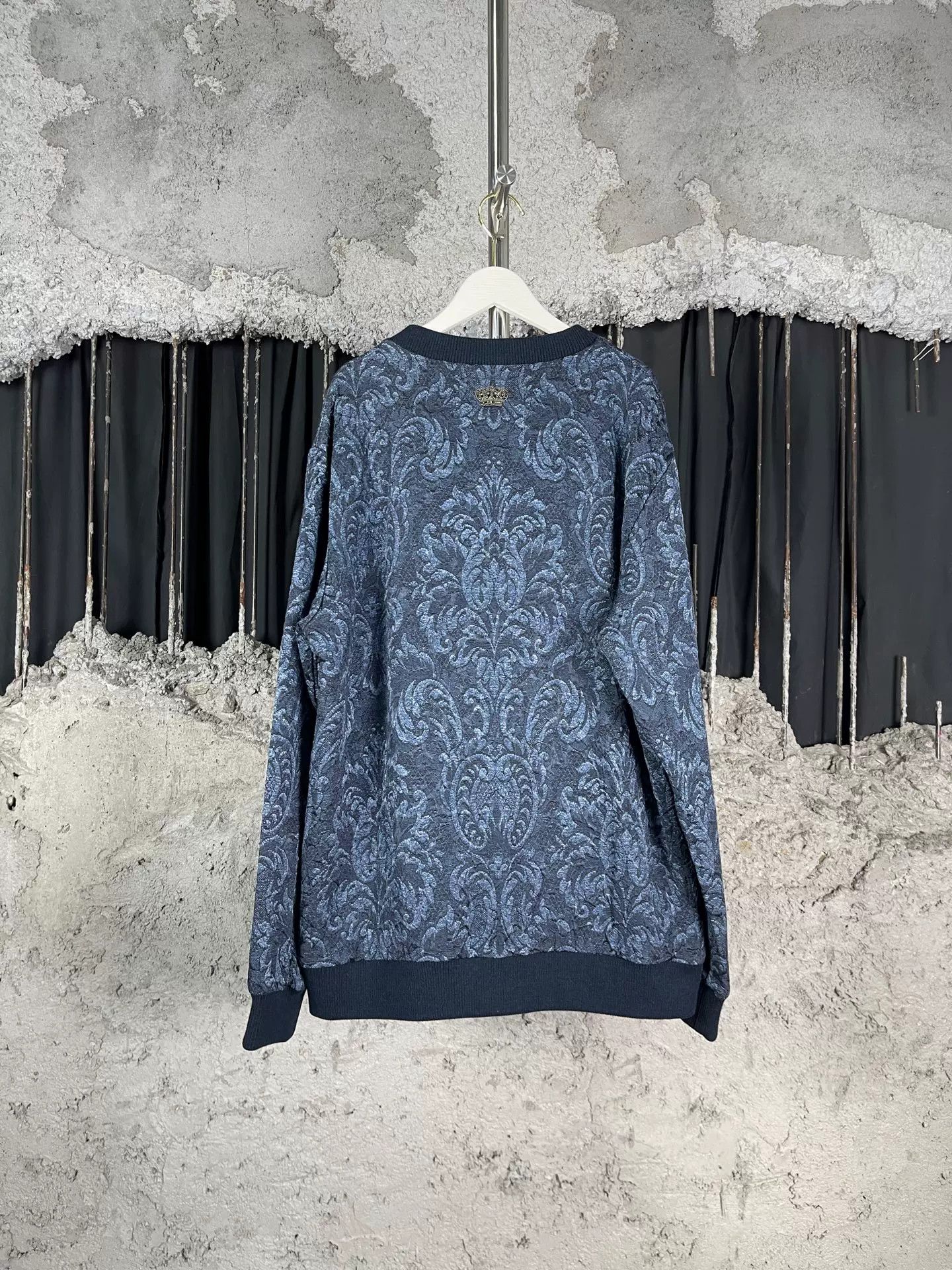 Dolce & Gabbana Dolce & Gabbana Embroidered Crest Sweatshirt Size L Size US L / EU 52-54 / 3 - 3 Thumbnail