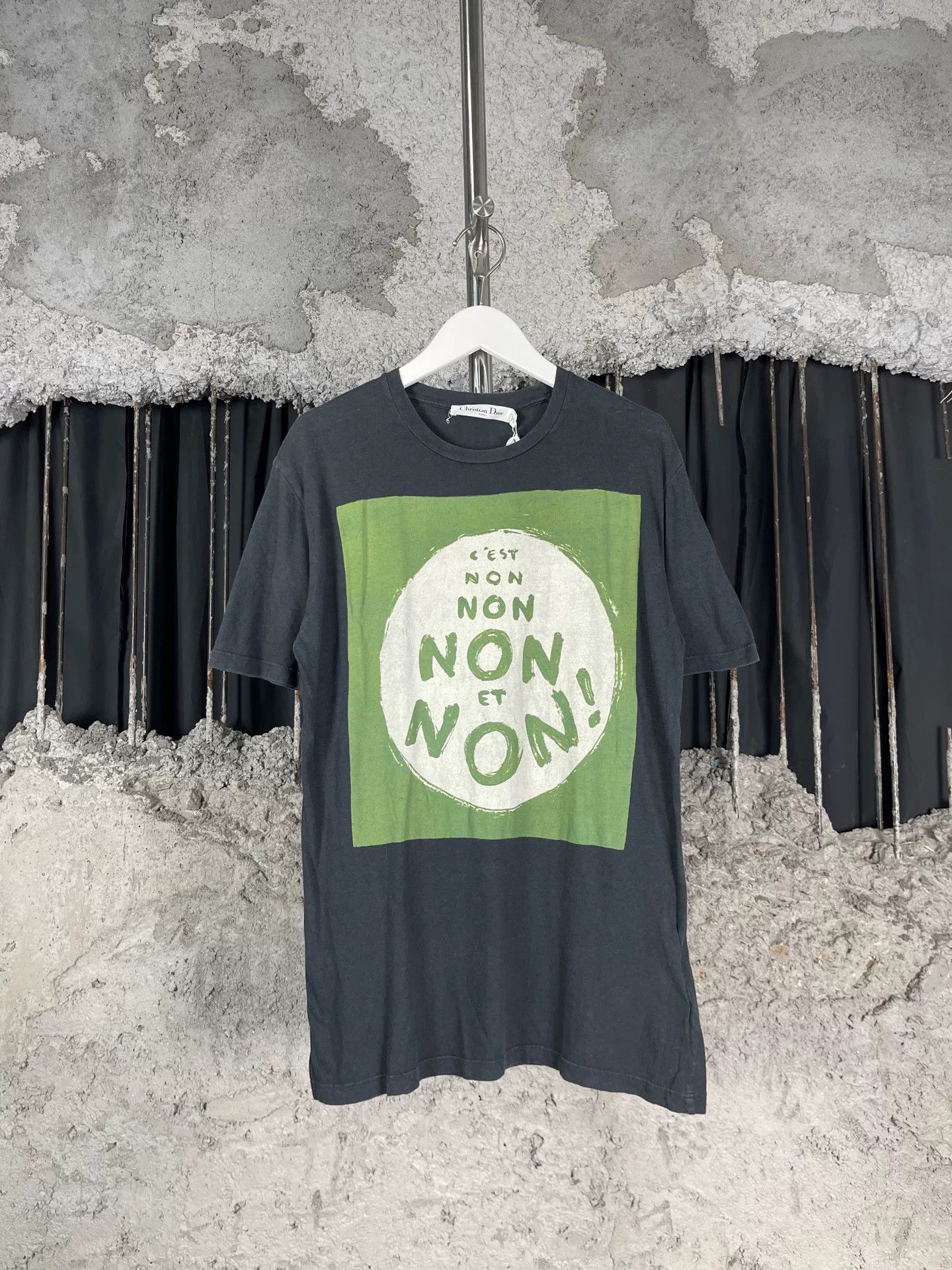 Dior Dior C'est Non Graphic T-Shirt Size XS Size US XS / EU 42 / 0 - 2 Thumbnail
