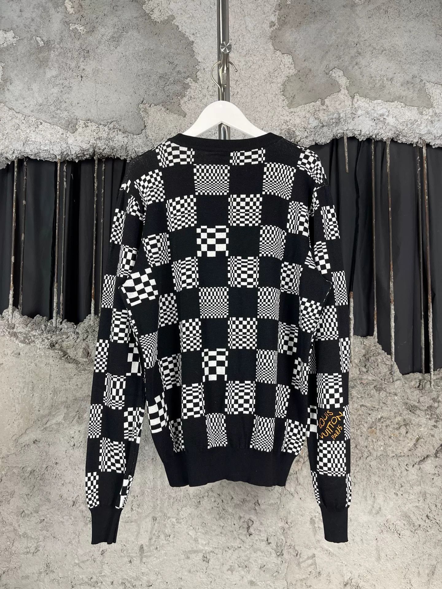 Louis Vuitton Louis Vuitton Checkerboard Knit Sweater Size S Size US S / EU 44-46 / 1 - 3 Thumbnail