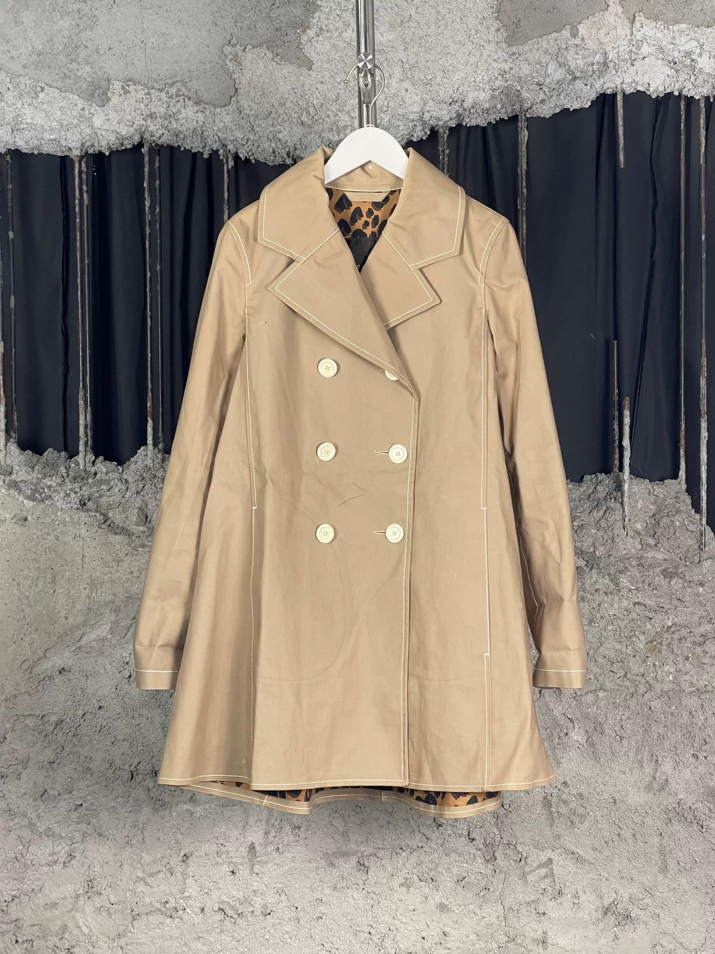 Louis Vuitton Louis Vuitton Leopard Lining Trench Coat Size 36 Size XS / US 0-2 / IT 36-38 - 2 Thumbnail