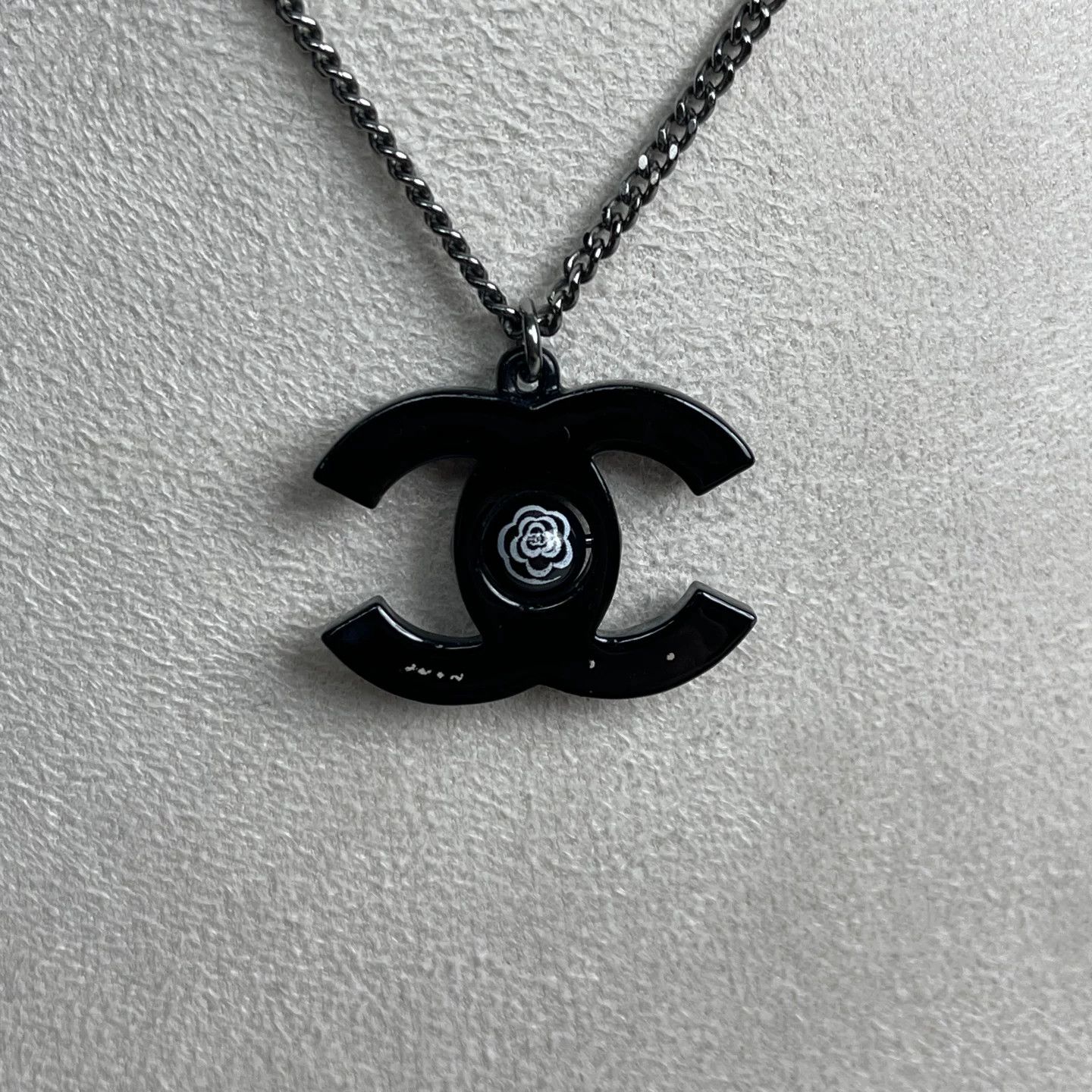 Chanel Chanel Camellia Logo Pendant Necklace Size ONE SIZE - 6 Thumbnail