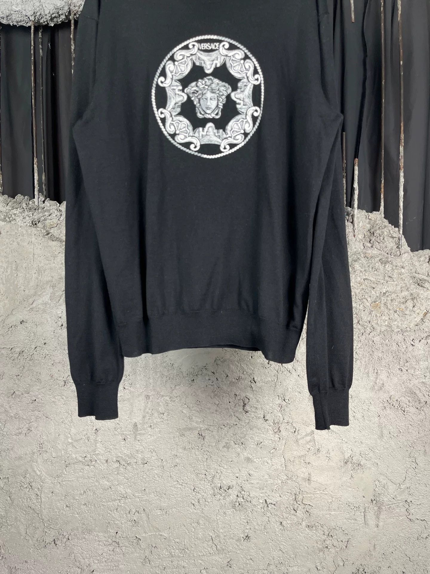 Versace Versace Medusa Head Knit Sweater L Size US L / EU 52-54 / 3 - 5 Thumbnail