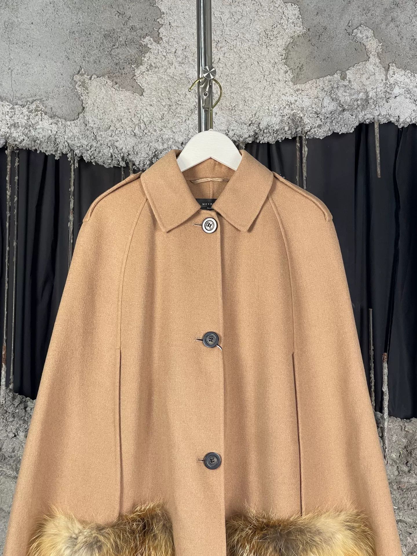 Max Mara MaxMara Weekend Wool Fur Pocket Cape Coat Size 36 Size XS / US 0-2 / IT 36-38 - 4 Thumbnail