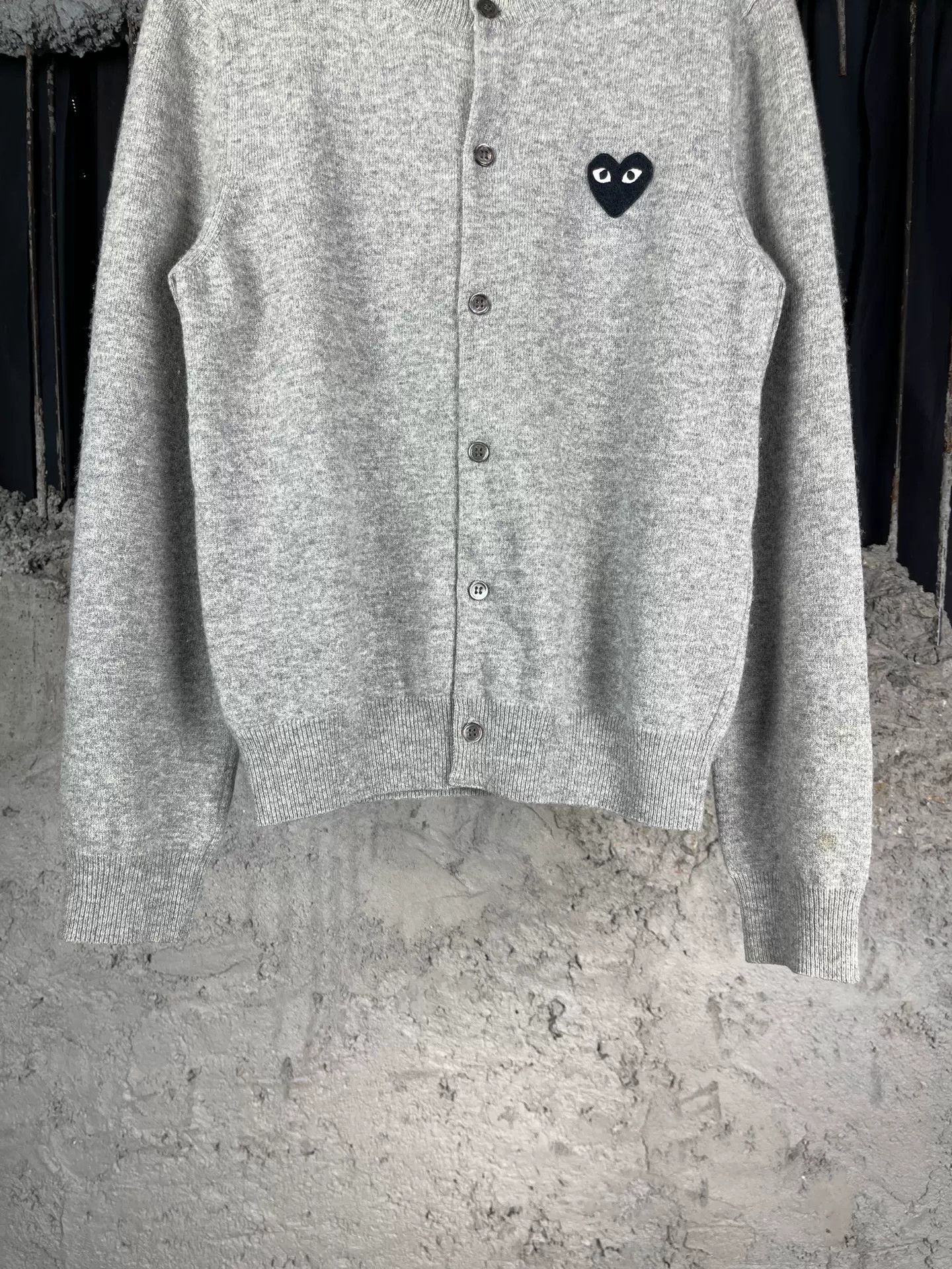 Comme des Garcons Comme des Garçons Play Gray Wool Cardigan M Size US M / EU 48-50 / 2 - 5 Thumbnail