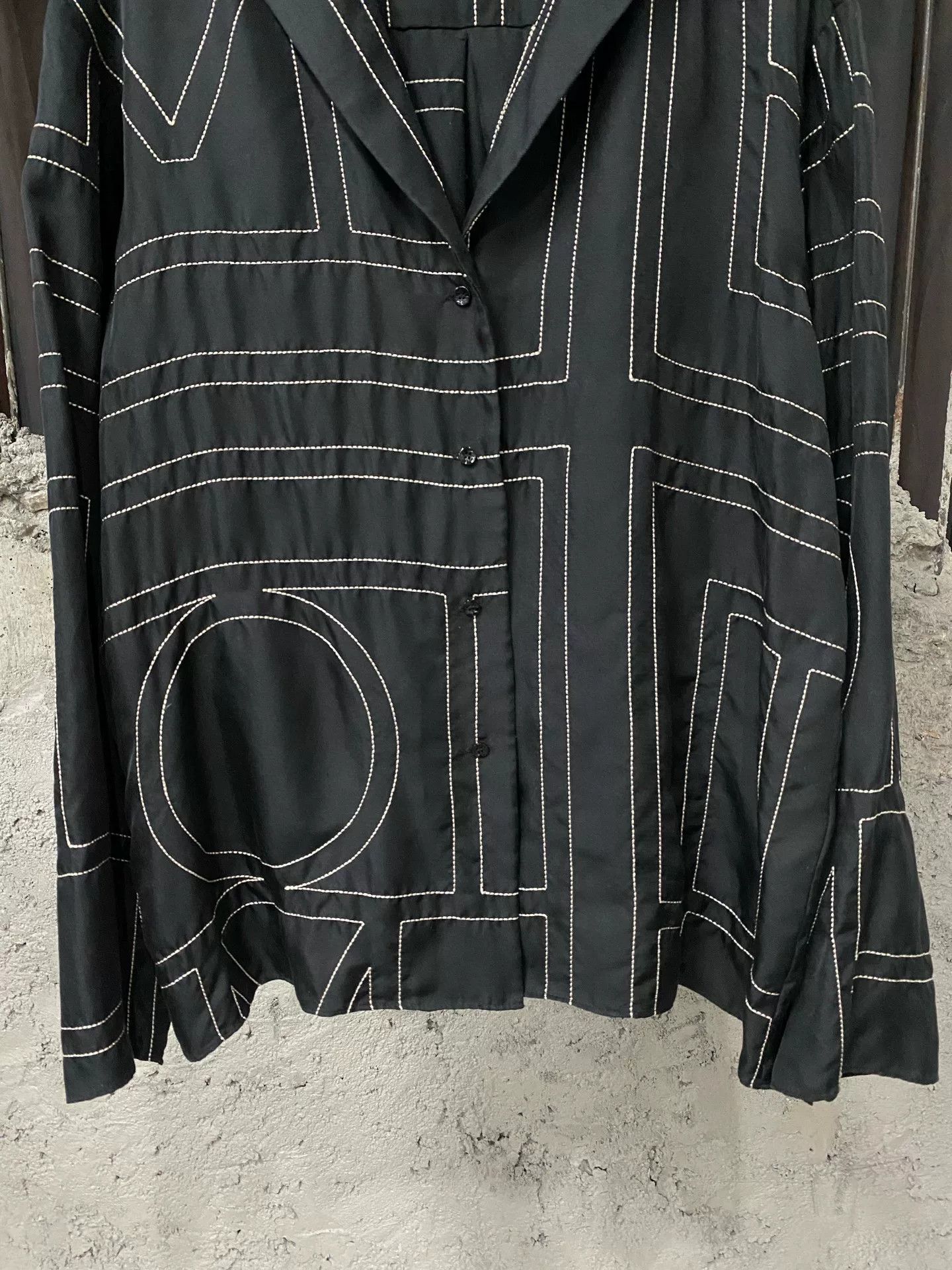 Toteme Toteme Monogram Silk Button Up Shirt Size 34 Size XXS / US 00 / IT 34 - 5 Thumbnail