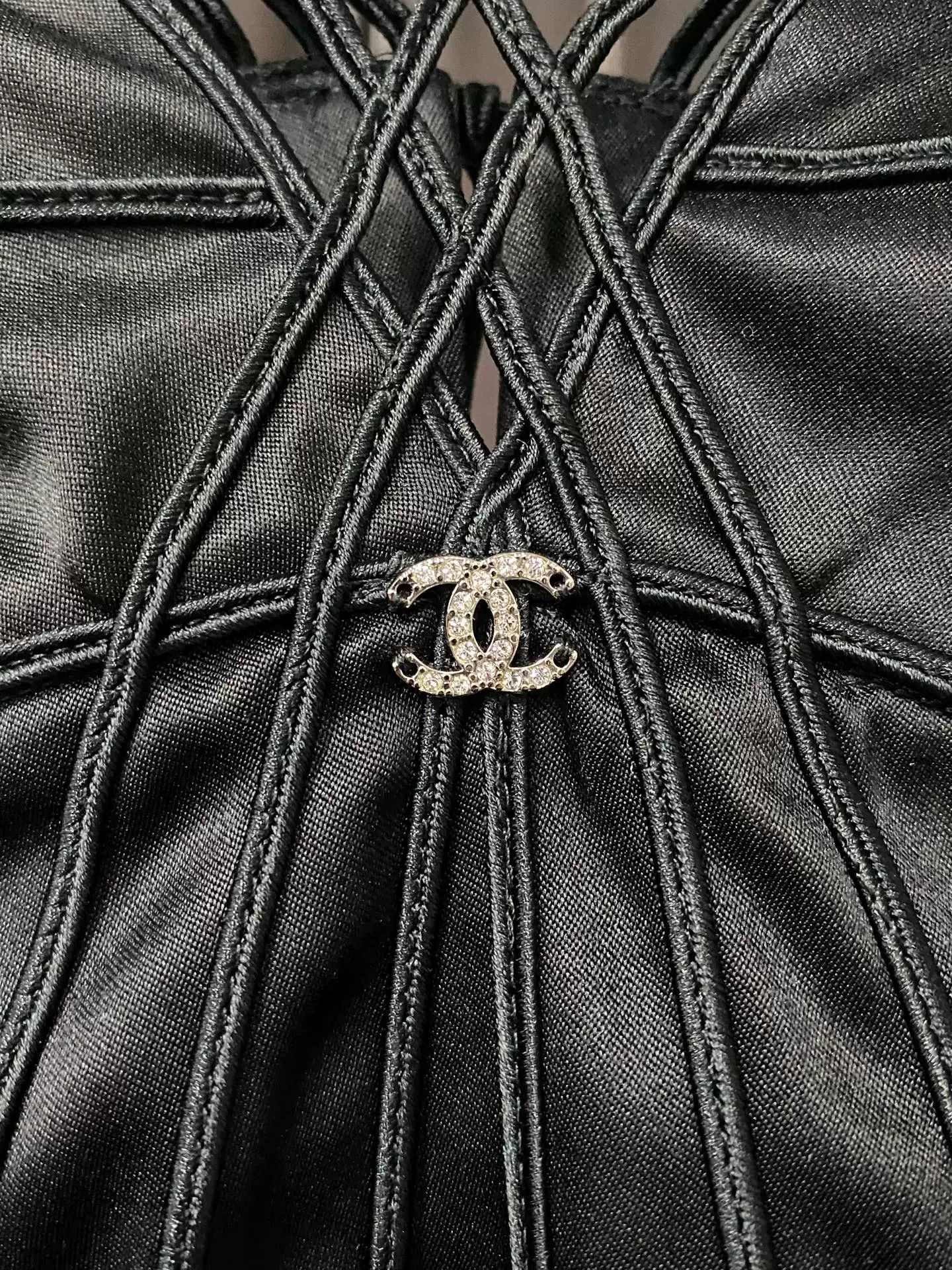 Chanel Chanel CC Logo Satin Camisole Size 34 Size XS / US 0-2 / IT 36-38 - 6 Thumbnail