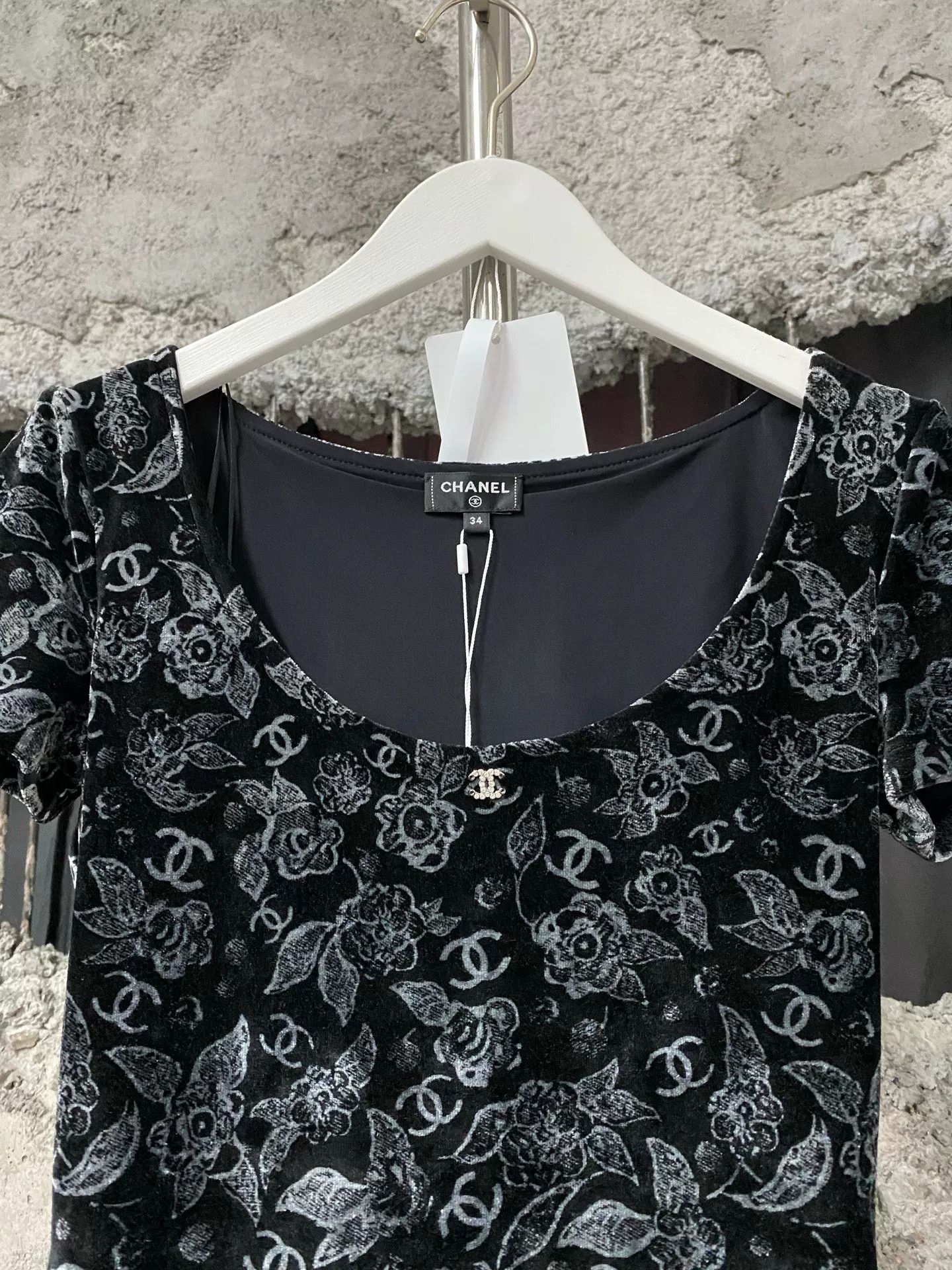 Chanel Chanel Velvet Logo Short Sleeve Top Size 34 Size XS / US 0-2 / IT 36-38 - 4 Thumbnail