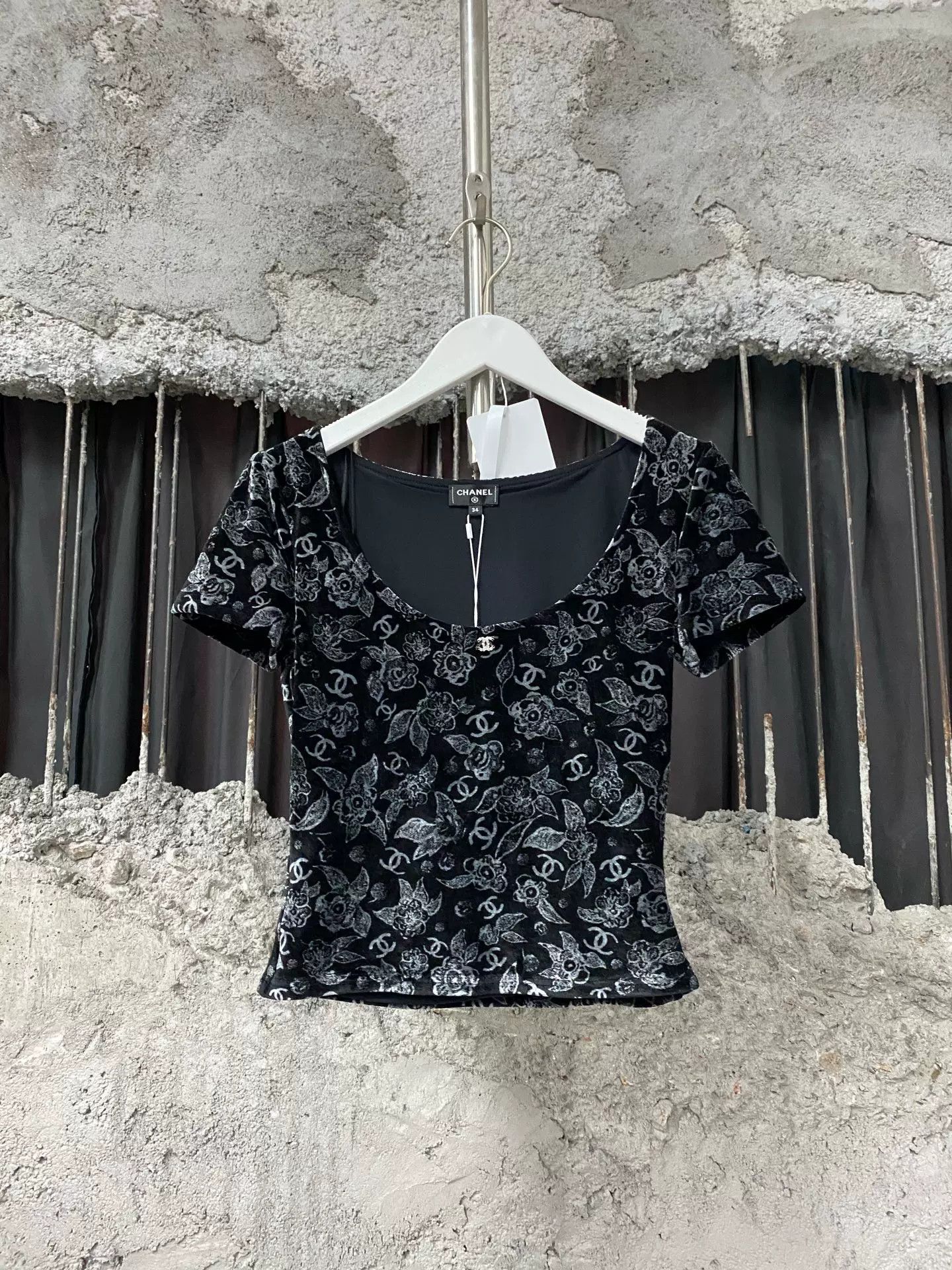 Chanel Chanel Velvet Logo Short Sleeve Top Size 34 Size XS / US 0-2 / IT 36-38 - 2 Thumbnail