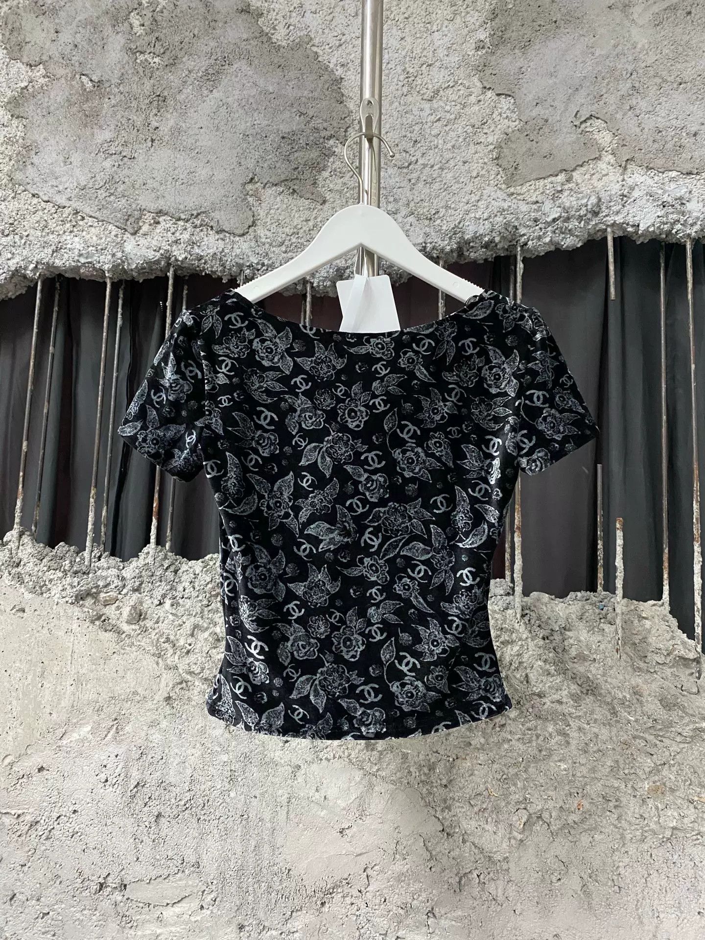 Chanel Chanel Velvet Logo Short Sleeve Top Size 34 Size XS / US 0-2 / IT 36-38 - 3 Thumbnail